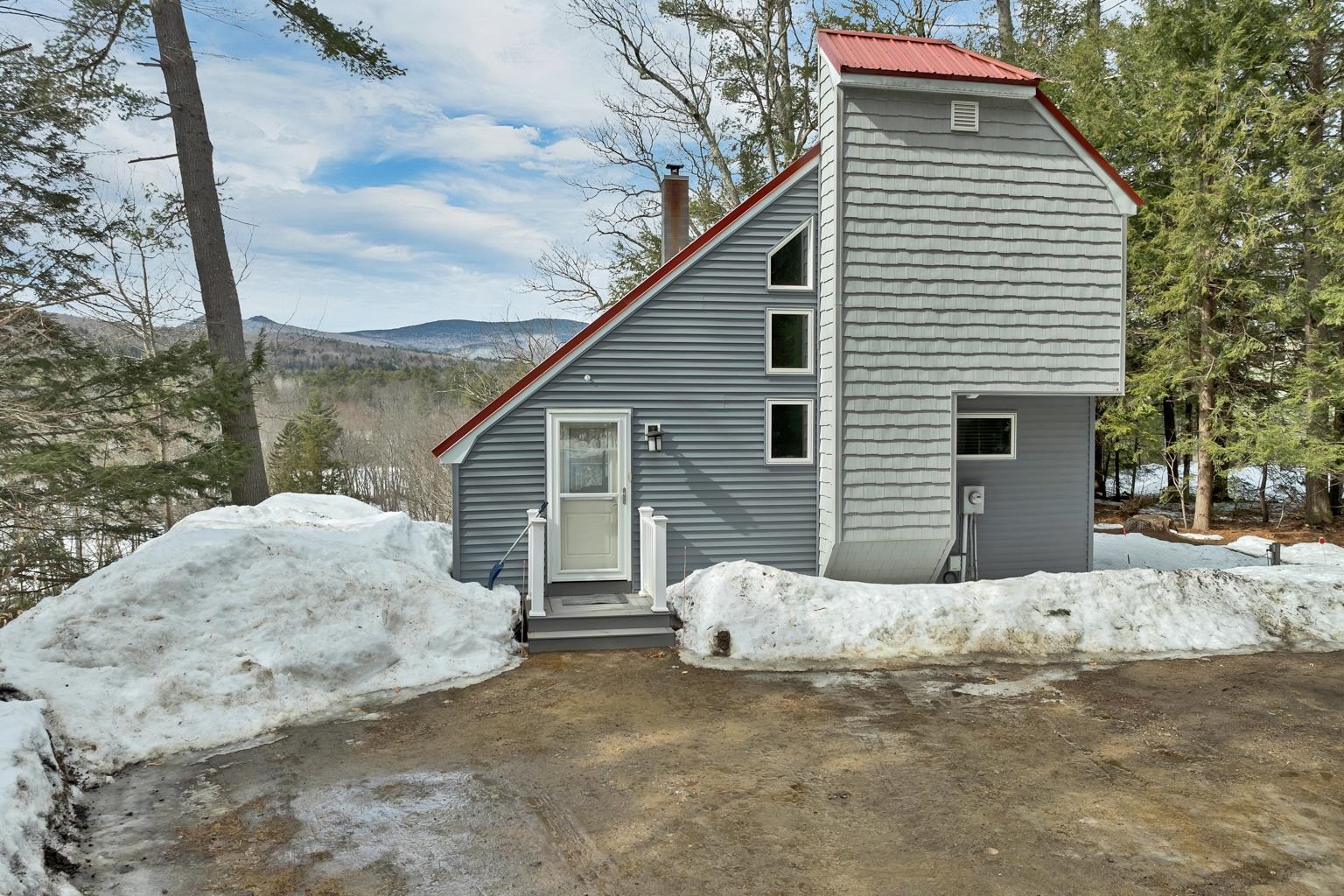 60 Northpointe Rd, Thornton, NH 03285