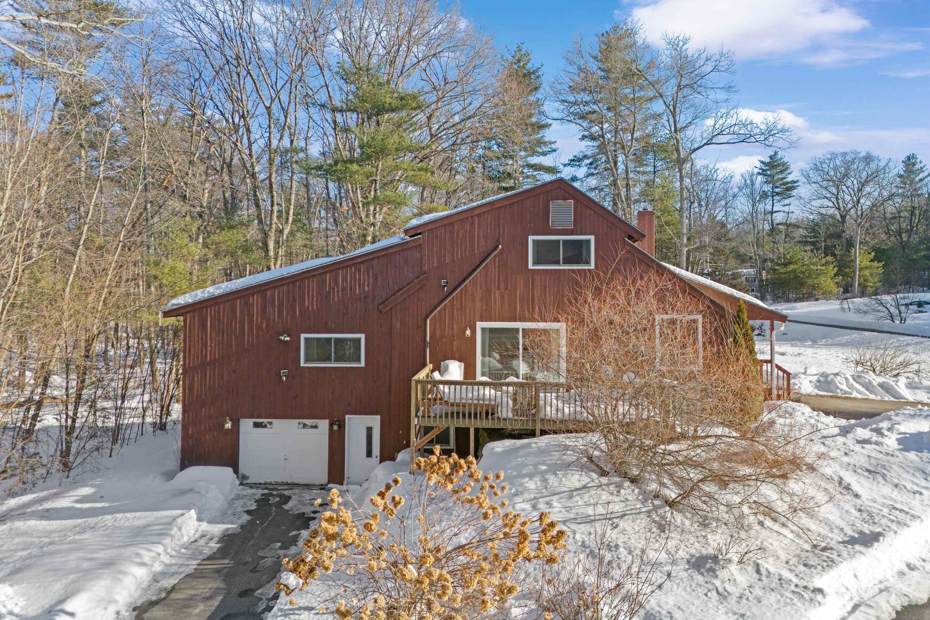 35 Stanley Brook Dr, Salem, NH 03079