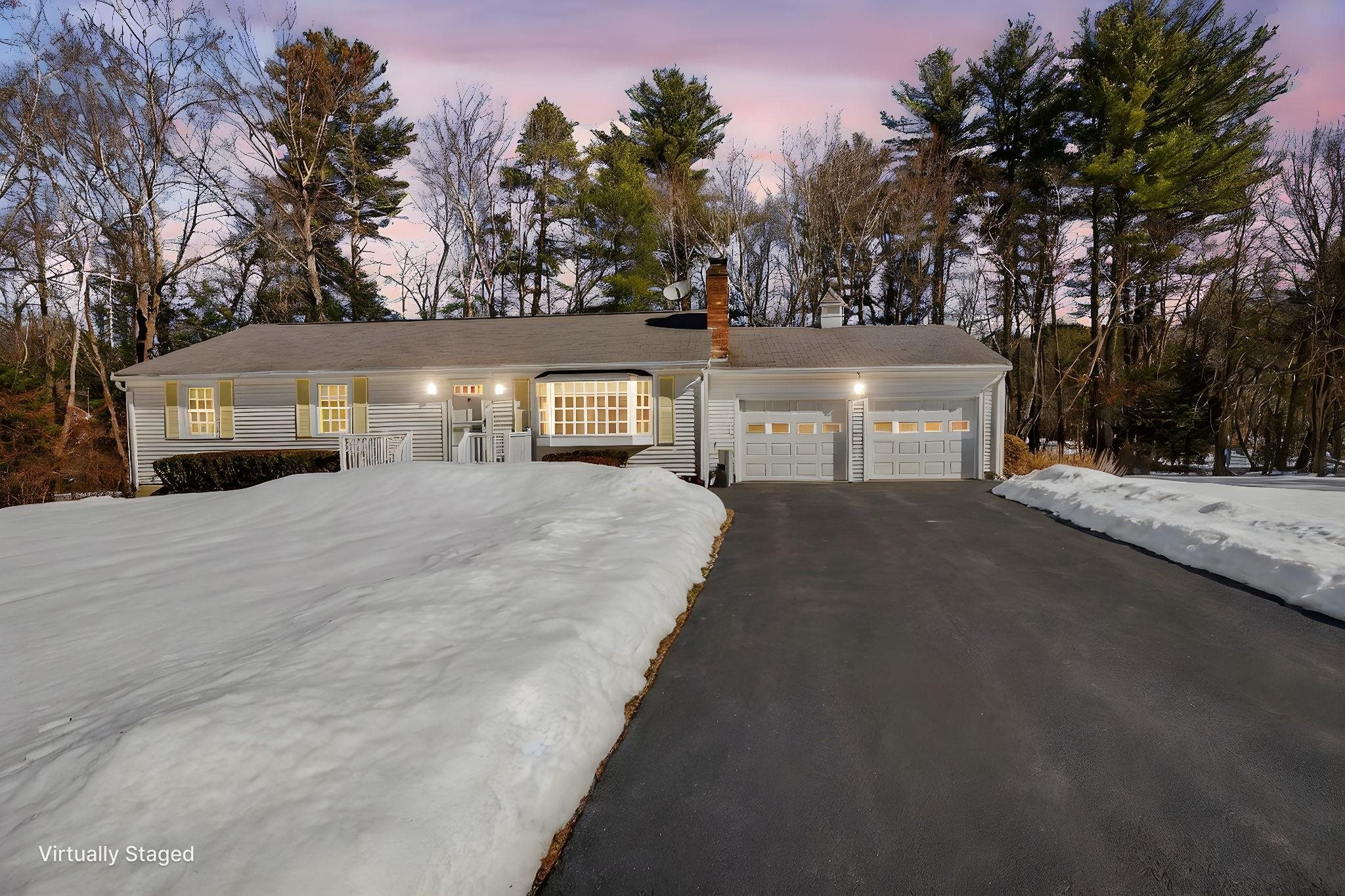 4 Tully St, Windham, NH 03087