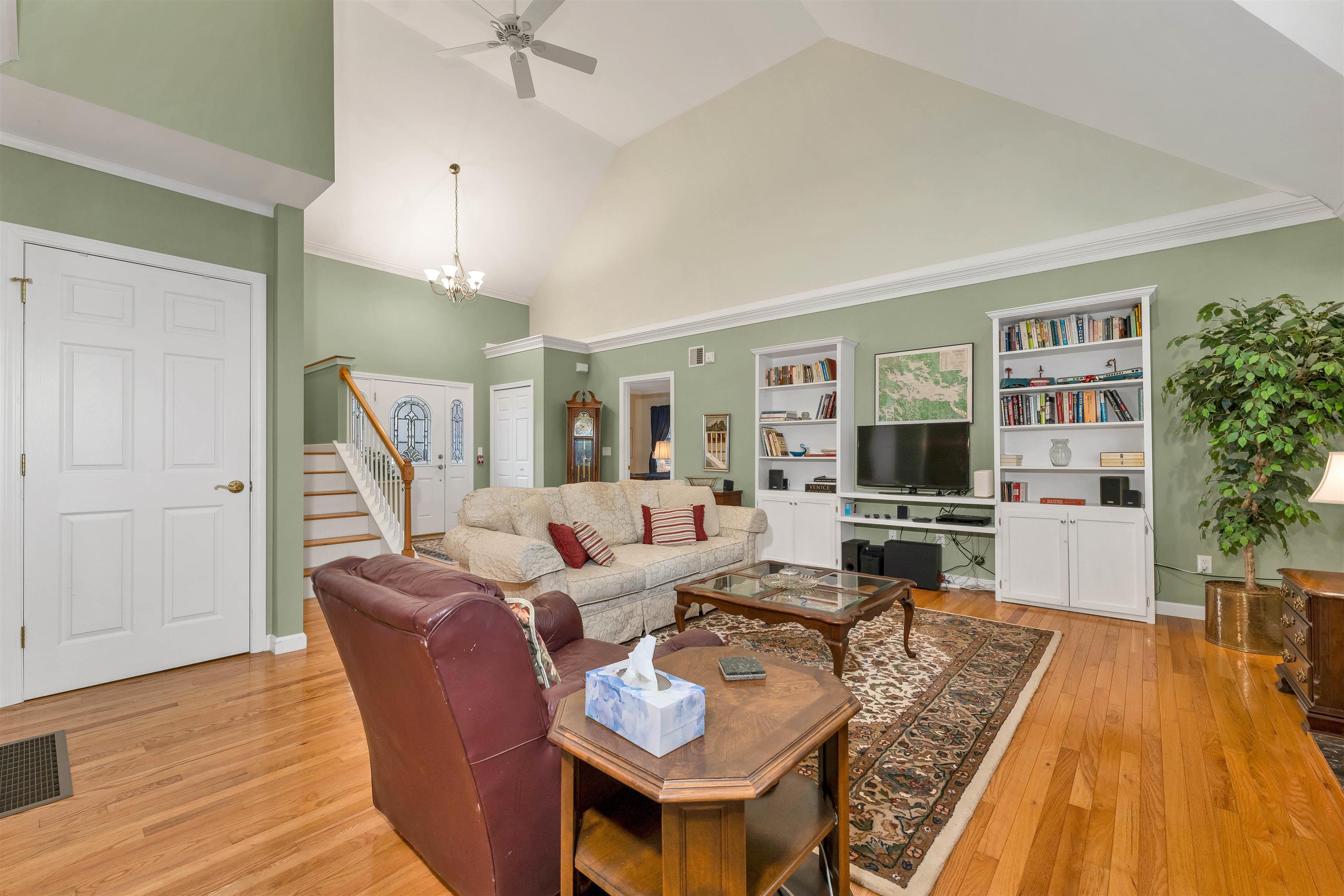 1480 Old N Main St, Laconia, NH 03246