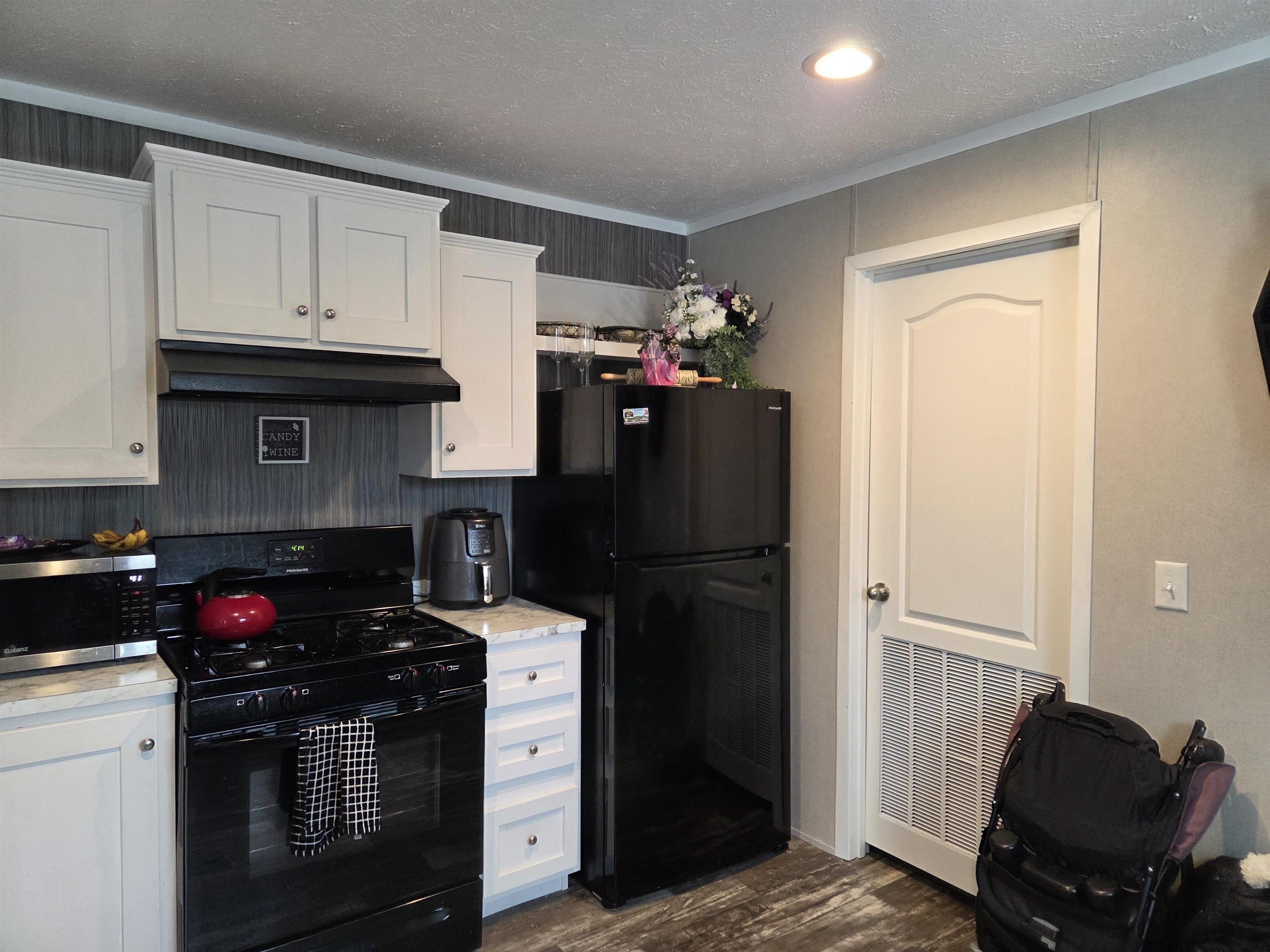 21 Turkey Jim Rd, Campton, NH 03223