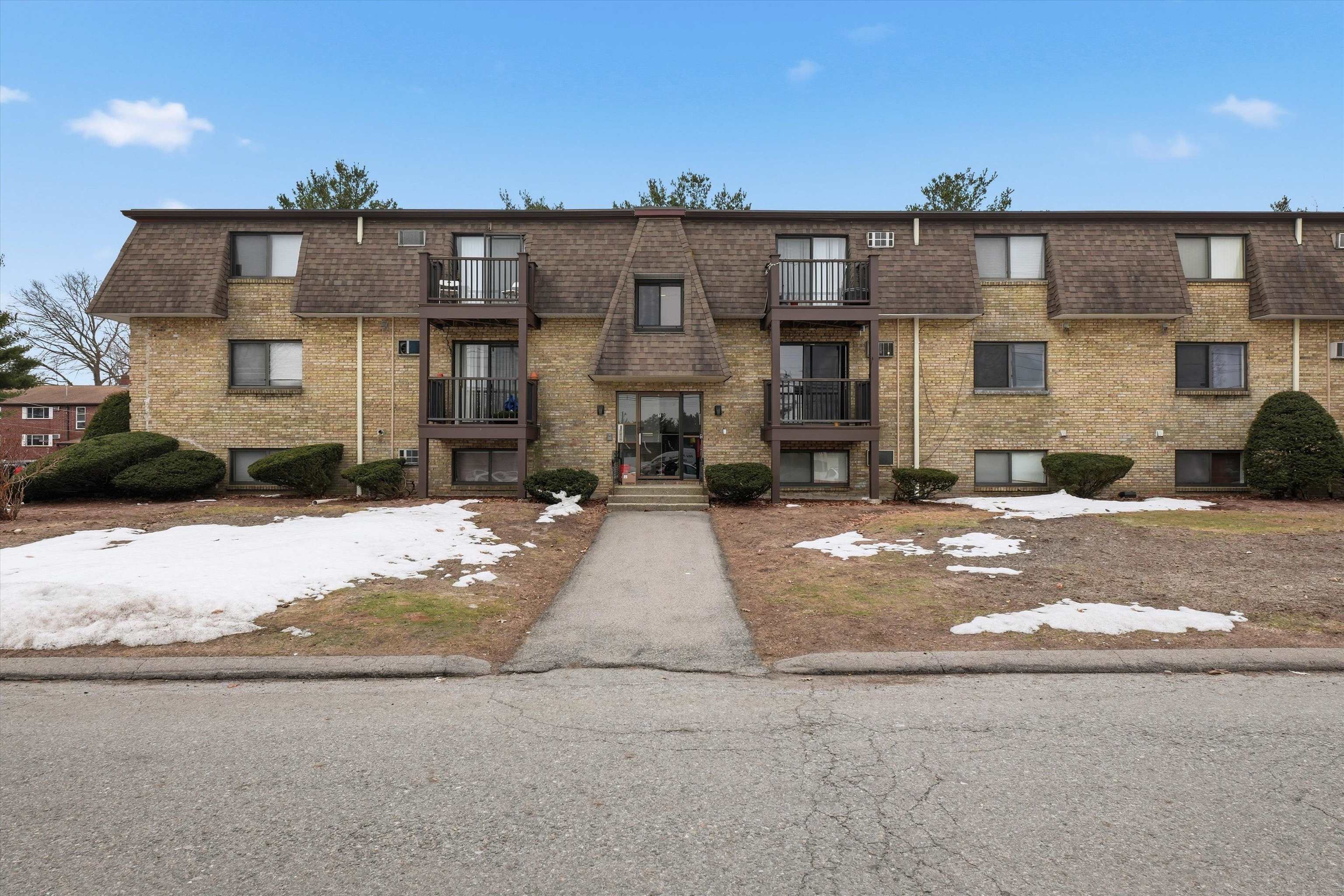 14 Tiffany Rd, Salem, NH 03079