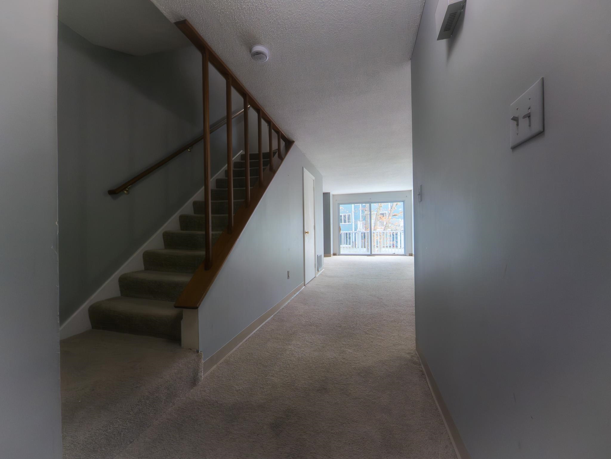 60 Merrimack Dr, Merrimack, NH 03054