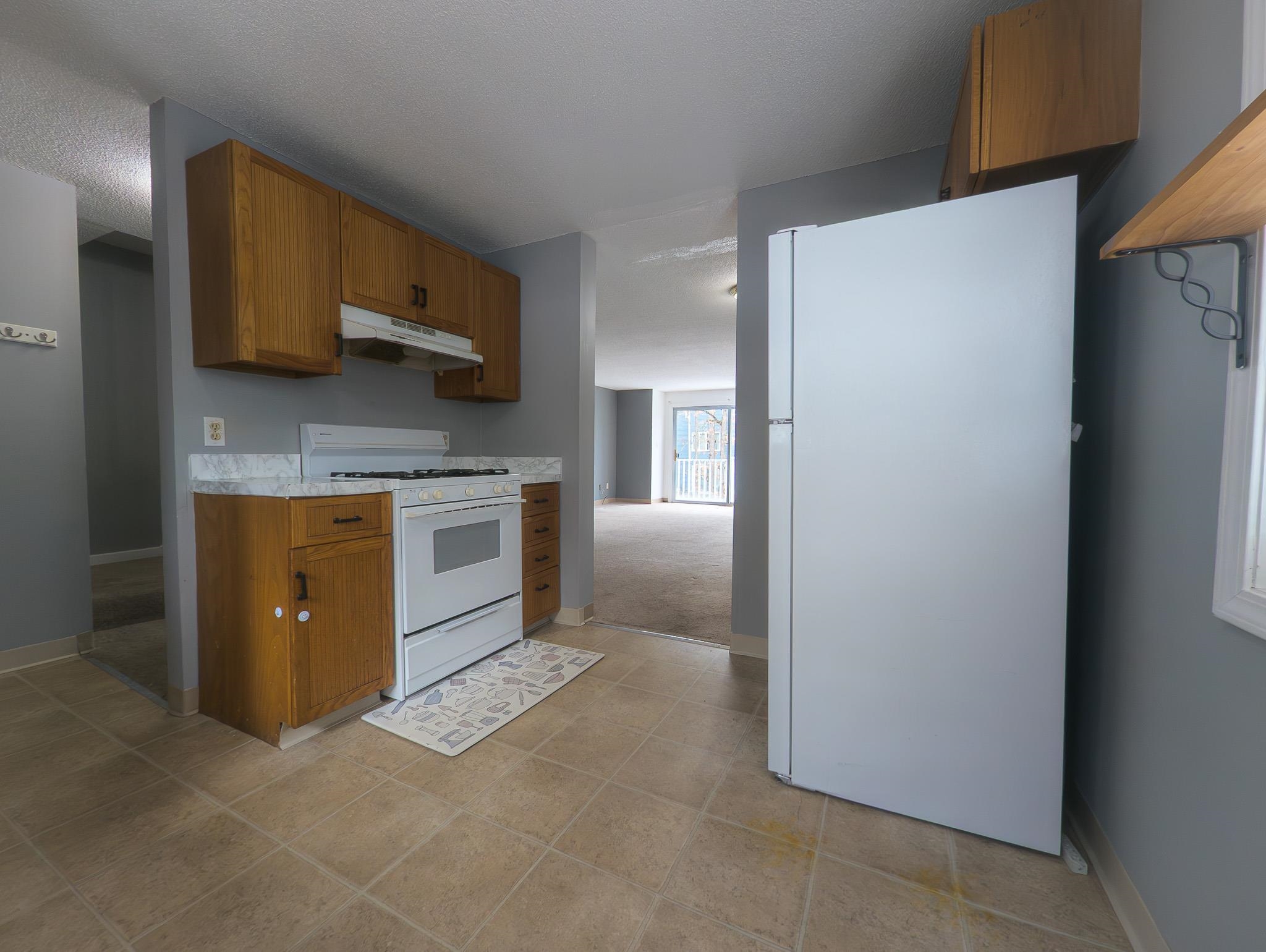 60 Merrimack Dr, Merrimack, NH 03054