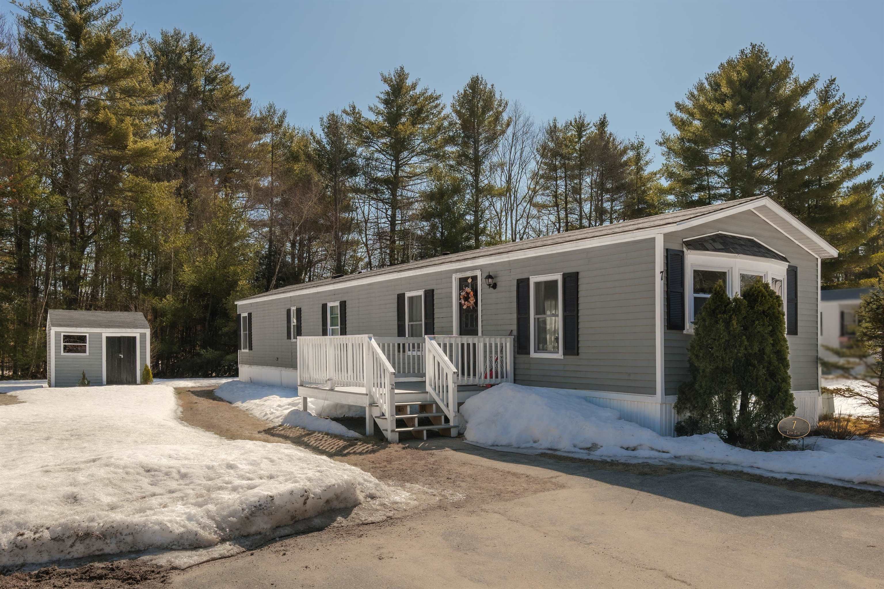 7 Lynn Ln, Rochester, NH 03867-5157