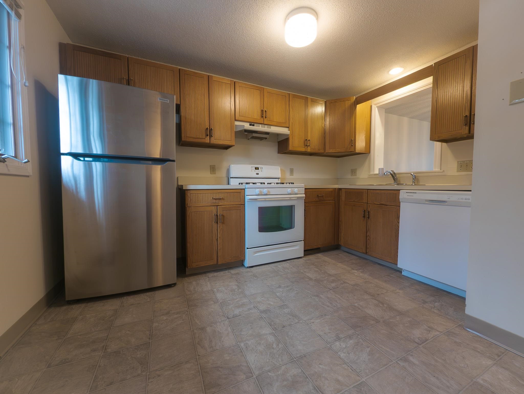 58 Merrimack Dr, Merrimack, NH 03054