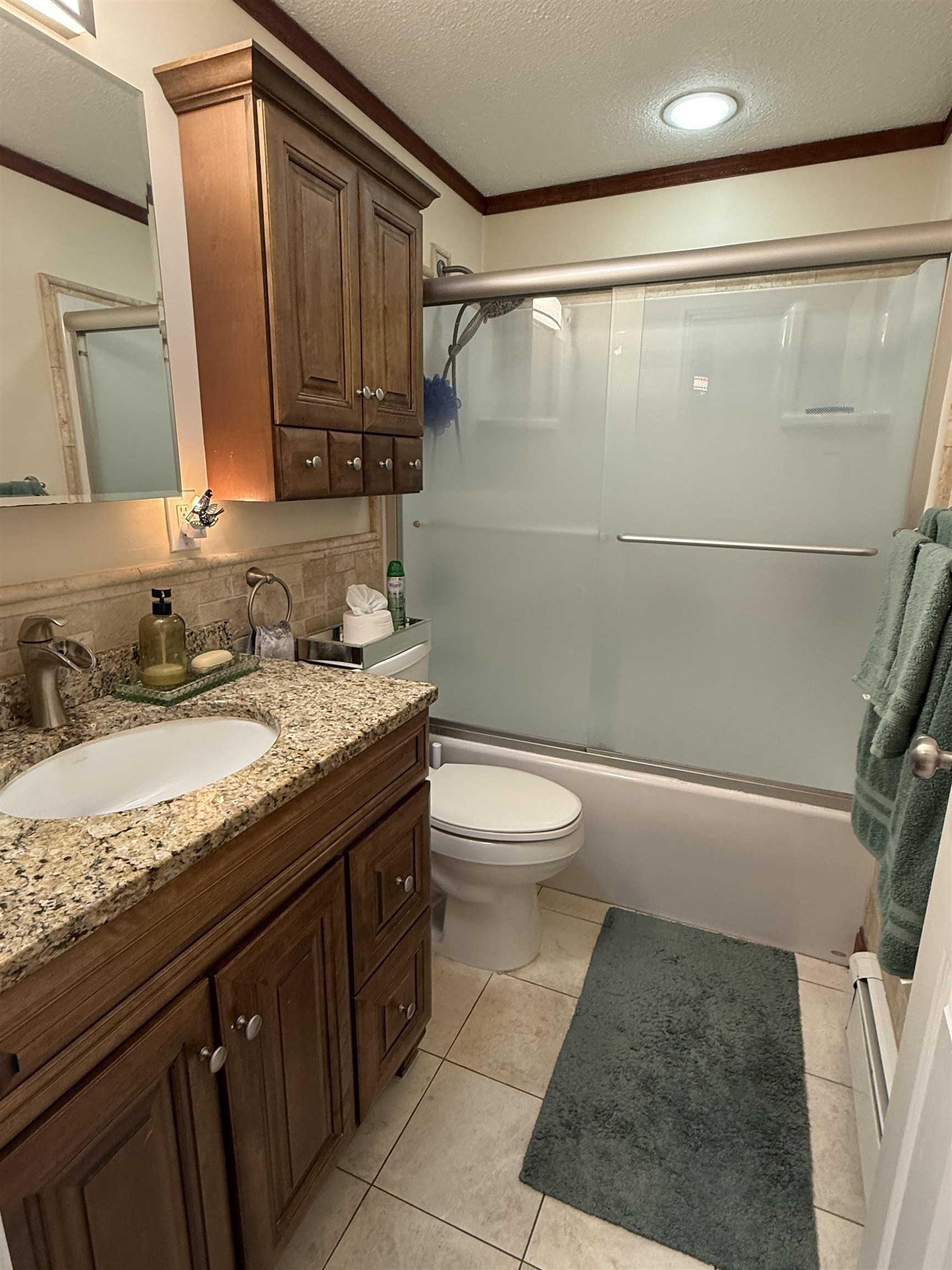 5 Silvestri Cir, Derry, NH 03038