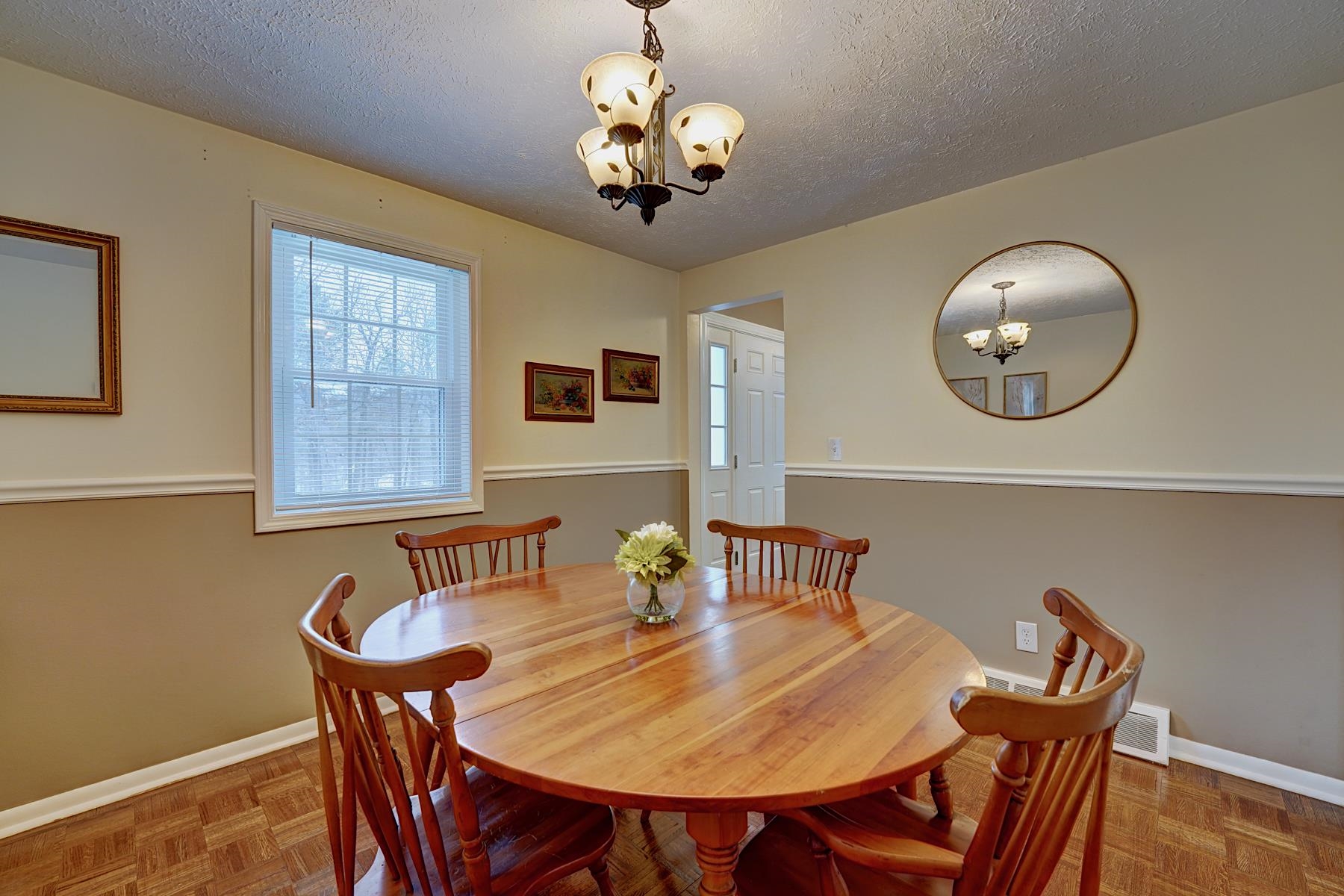 137 Winterwood Dr, Londonderry, NH 03053