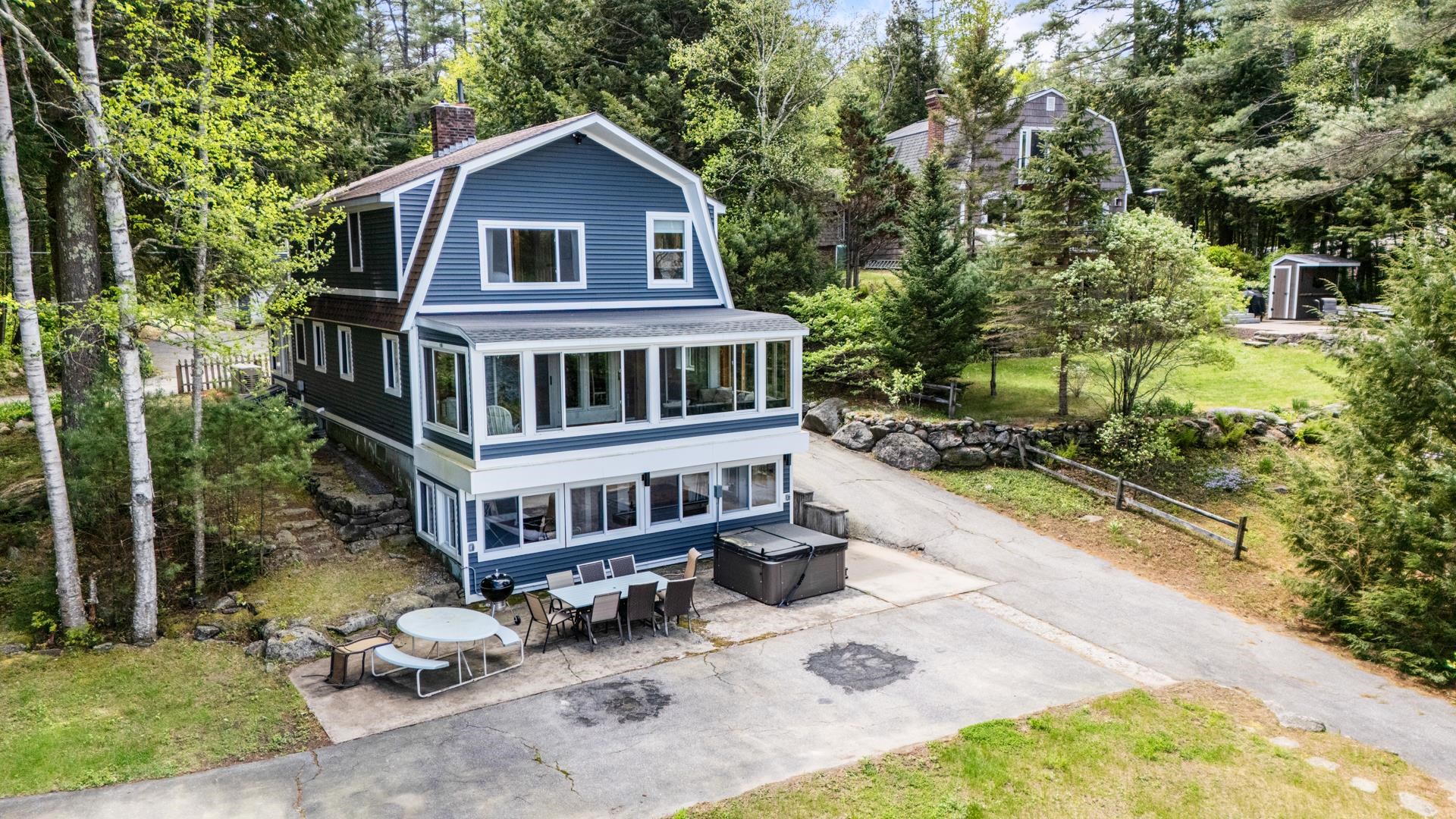 6 Paquette Ln, Sunapee, NH 03782