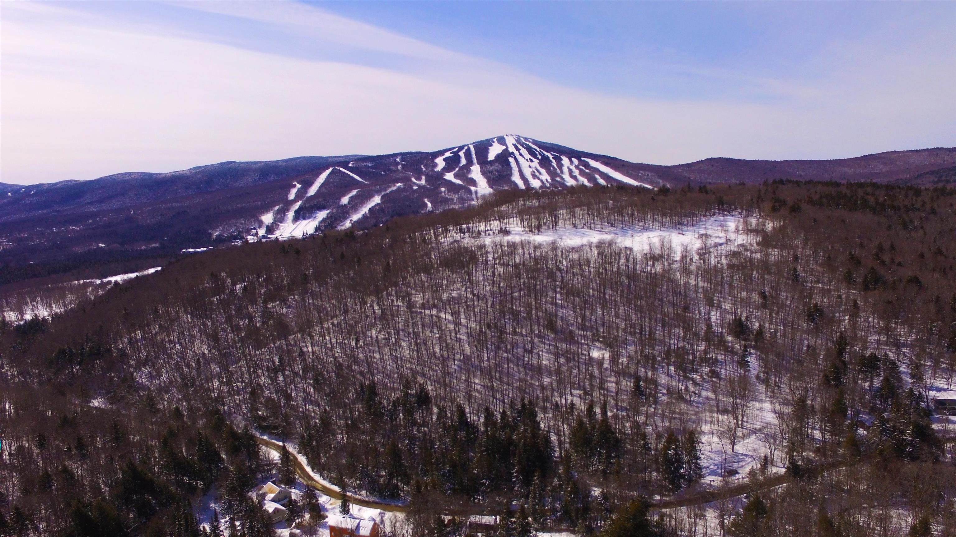 10 Overlook Dr, Dover, VT 05356