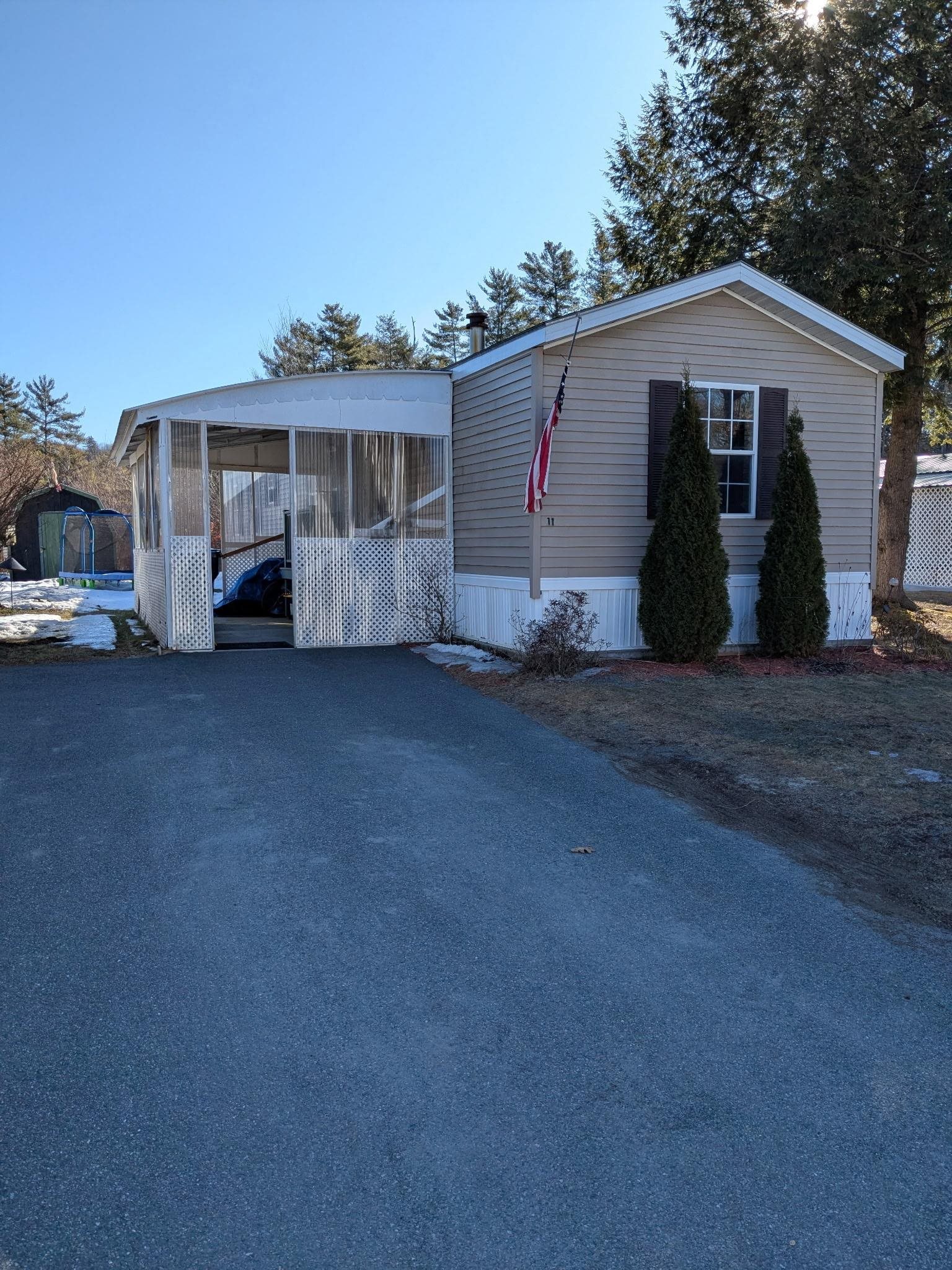 11 Rachael Pl, Claremont, NH 03743