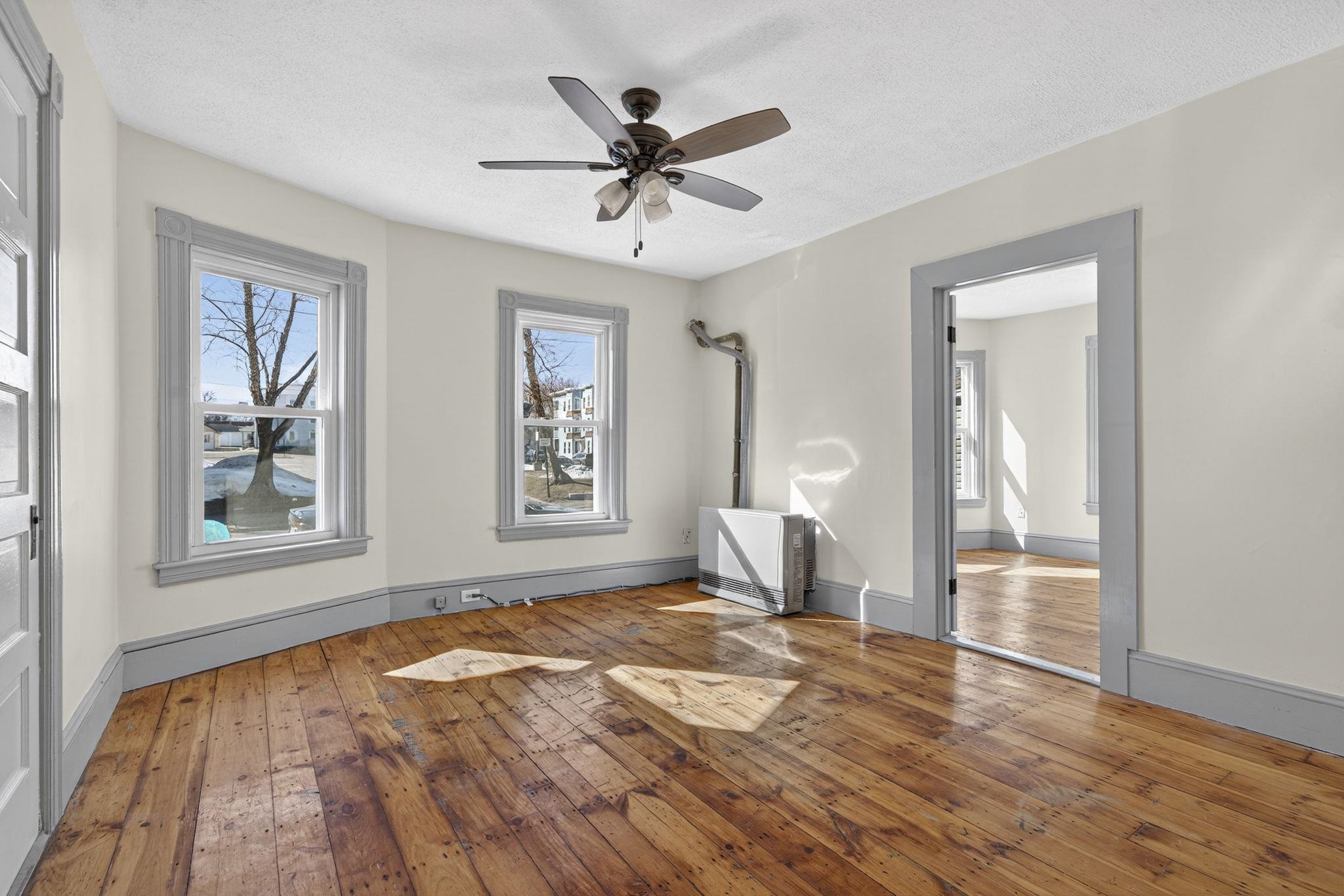 670 Harvard St, Manchester, NH 03103