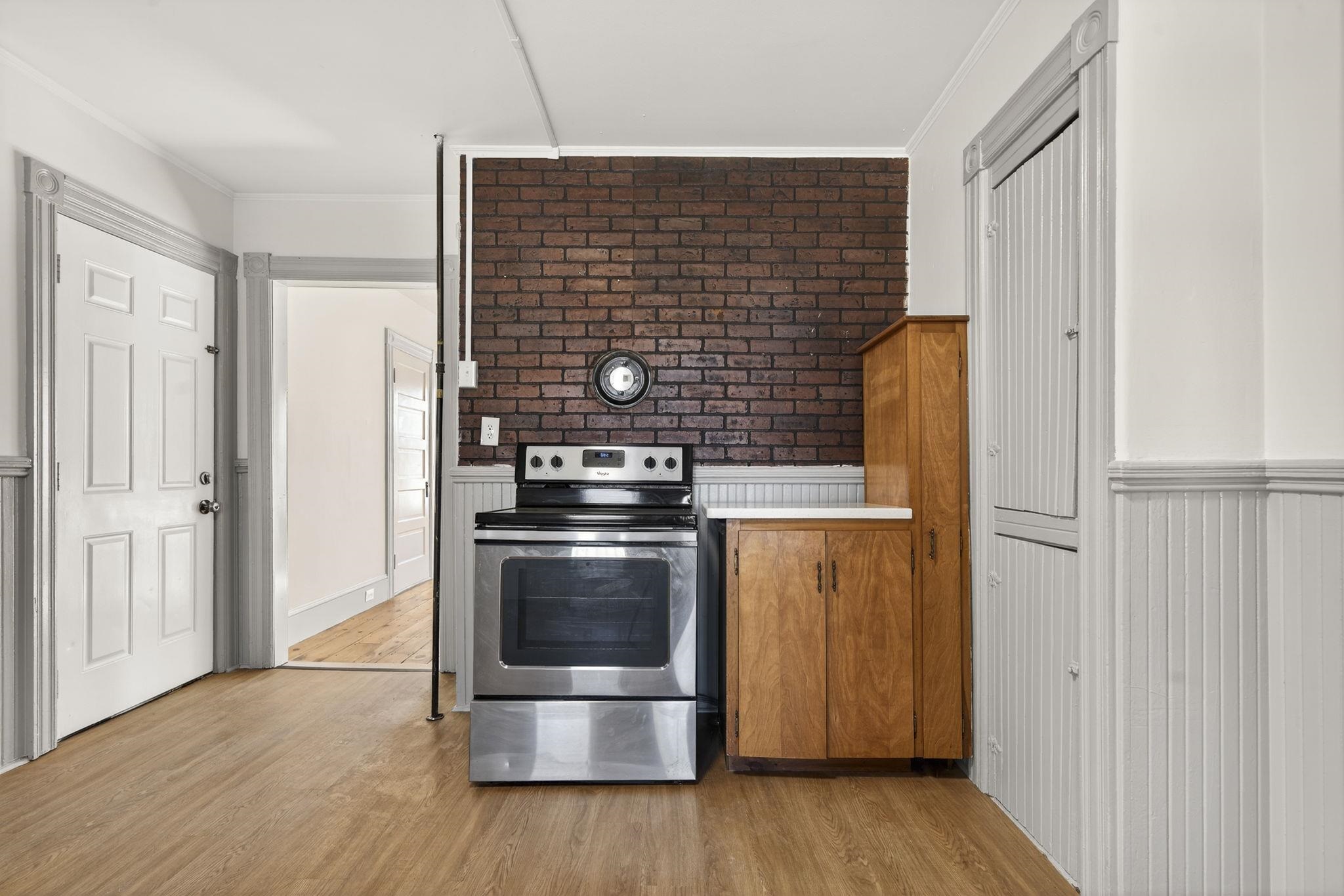 670 Harvard St, Manchester, NH 03103