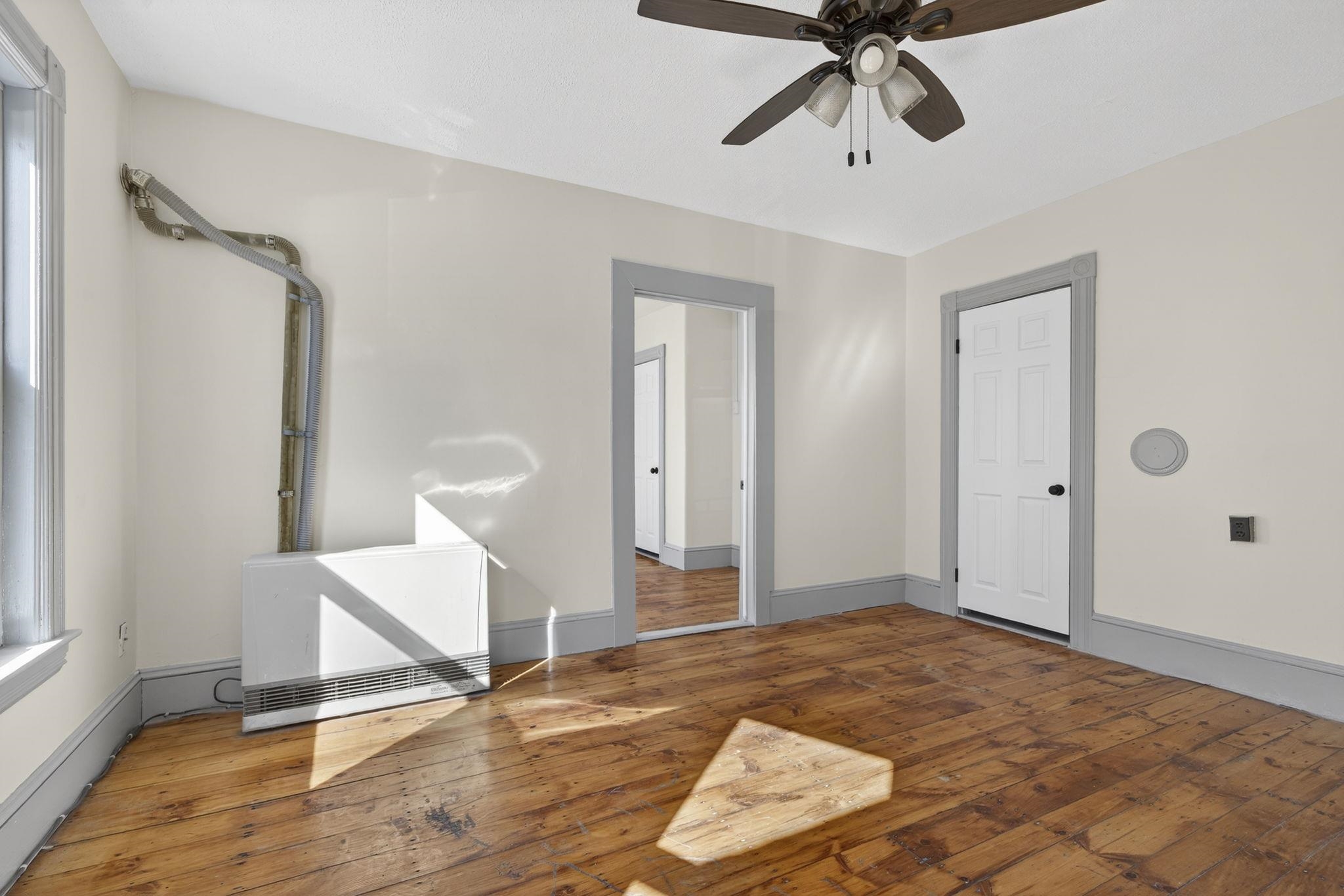 670 Harvard St, Manchester, NH 03103