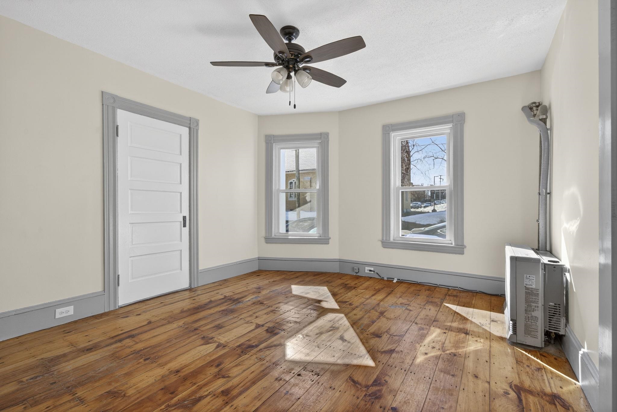 670 Harvard St, Manchester, NH 03103