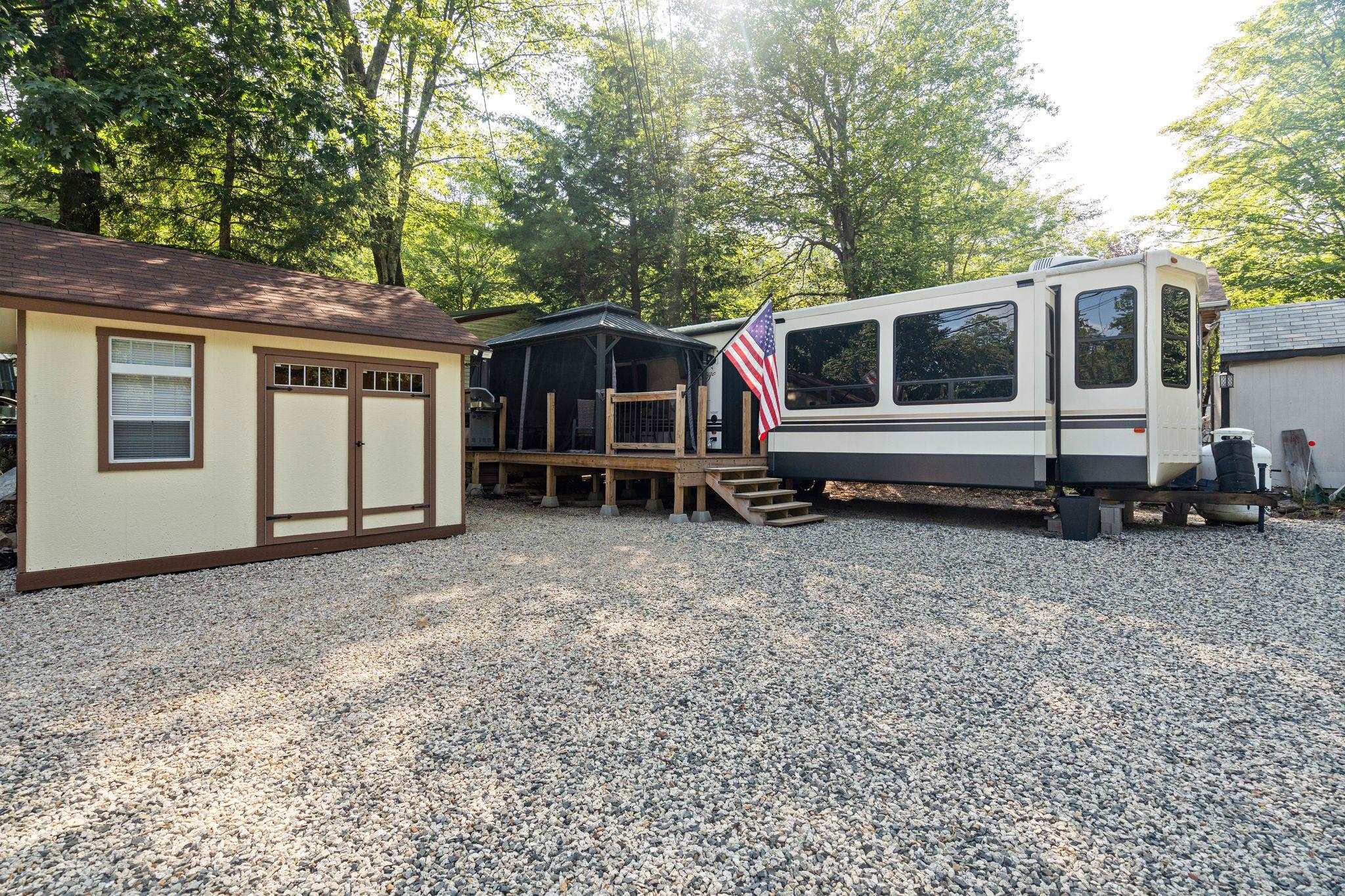 184 Pocahontas Ln, Rochester, NH 03839