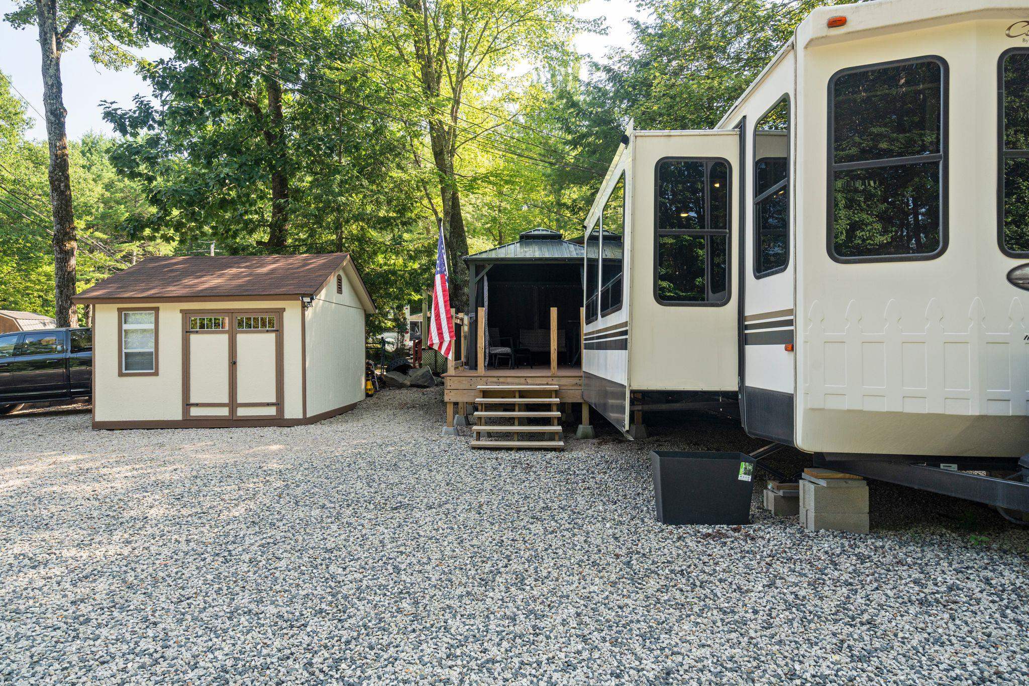 184 Pocahontas Ln, Rochester, NH 03839