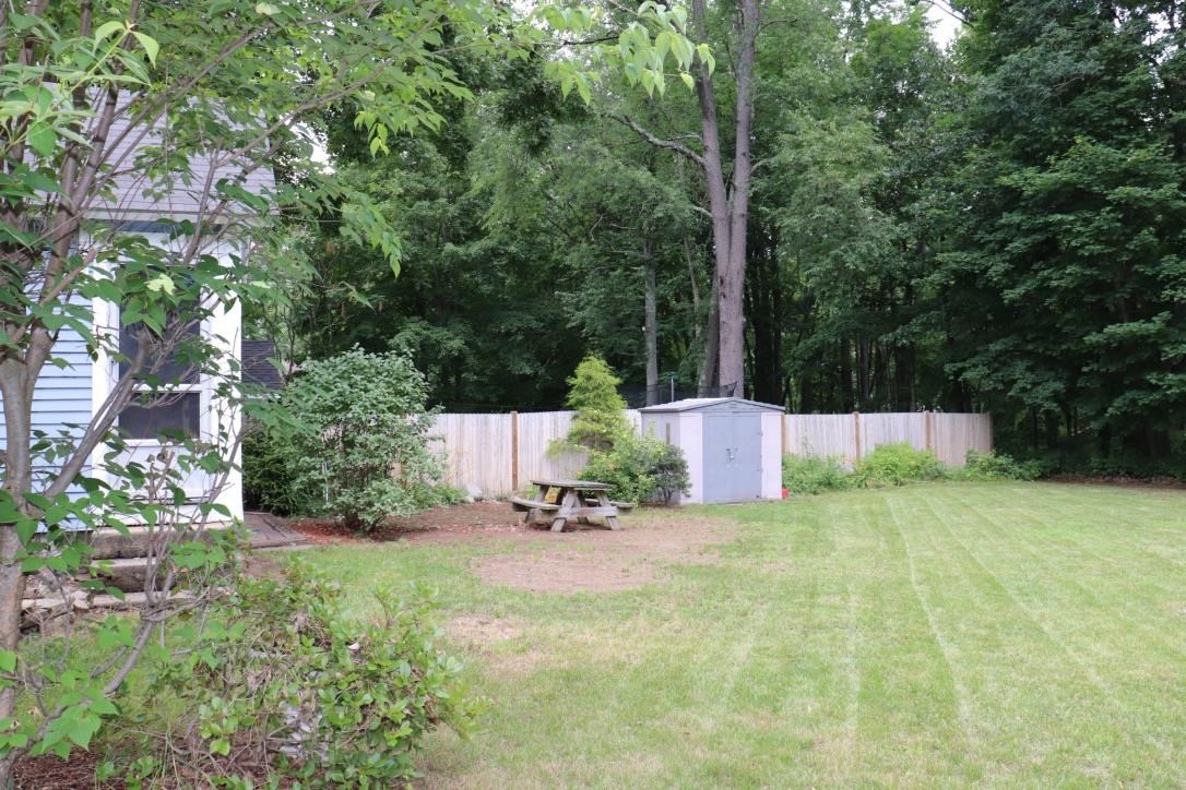 38 Oak St, Milford, NH 03055