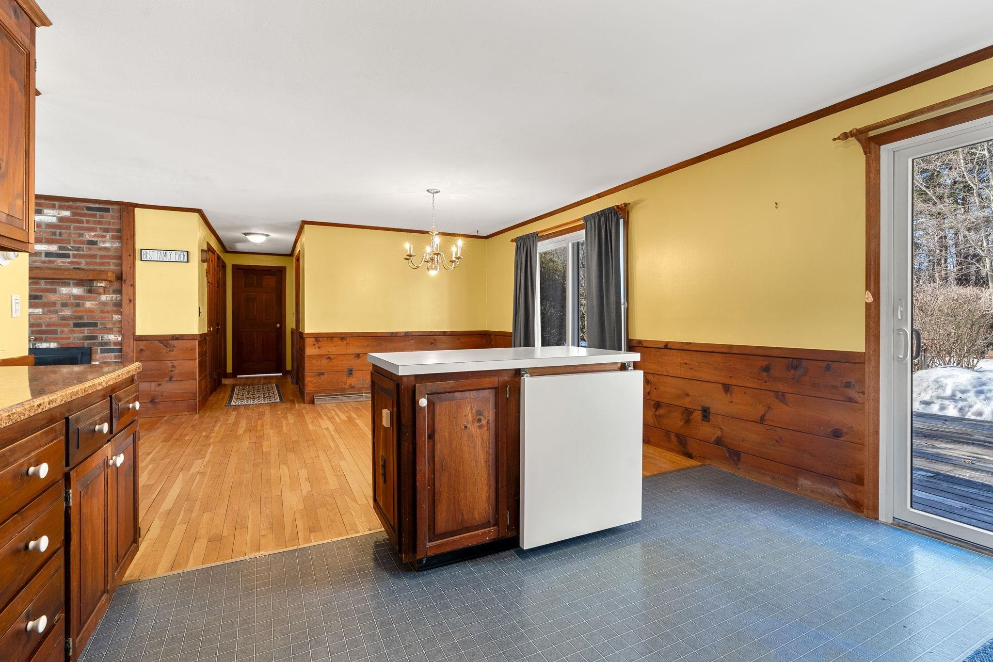 30 Josephine Dr, Hampton, NH 03842