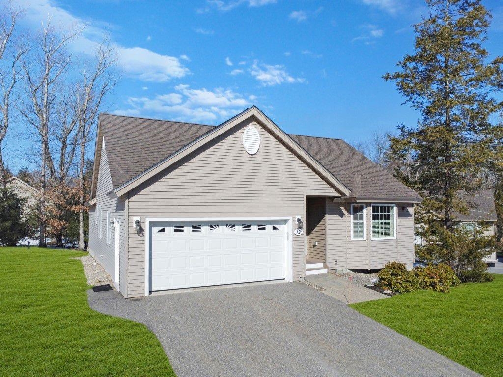 12 Hemlock Dr, Newton, NH 03858