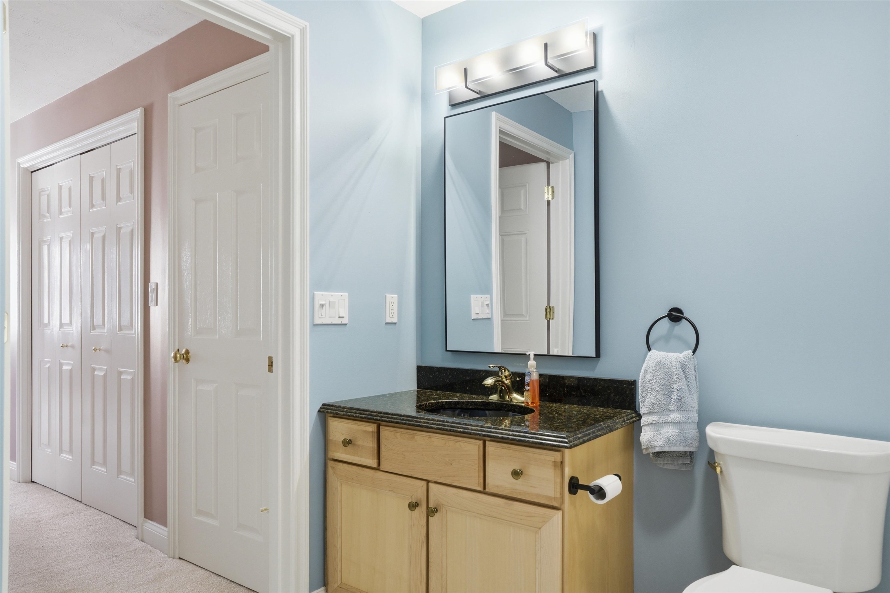 4 Sterling Hill Ln, Exeter, NH 03833