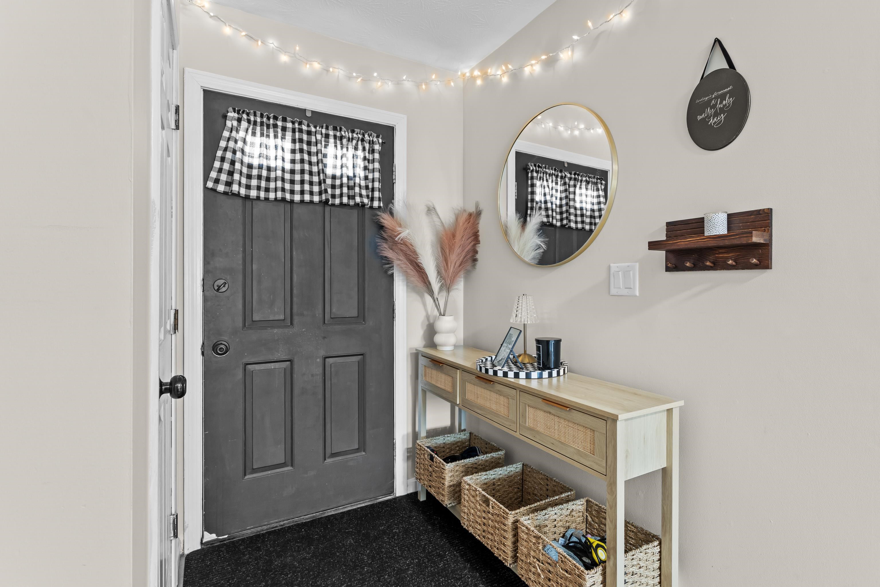 3 Riviera Rd, Hudson, NH 03051