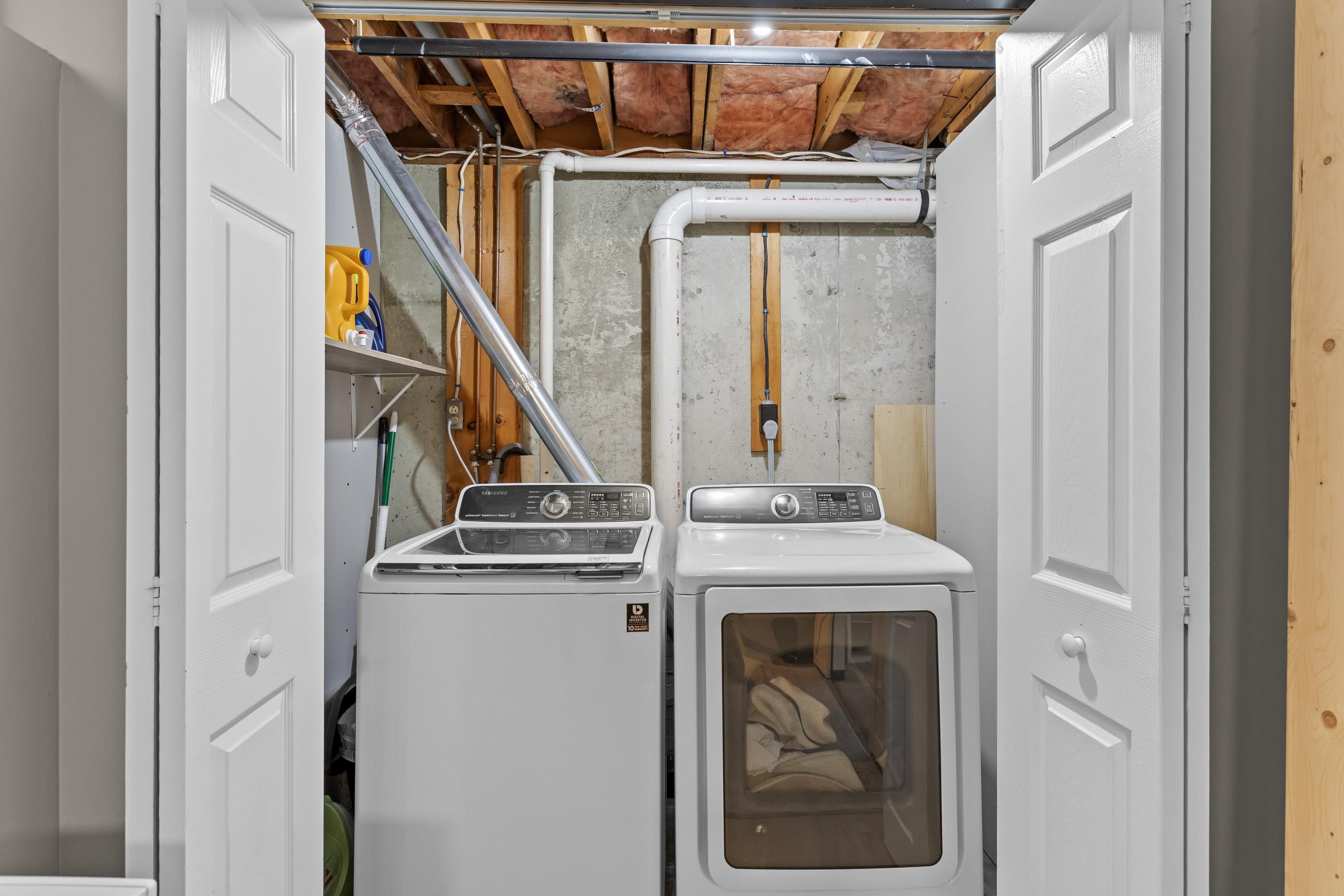 3 Riviera Rd, Hudson, NH 03051