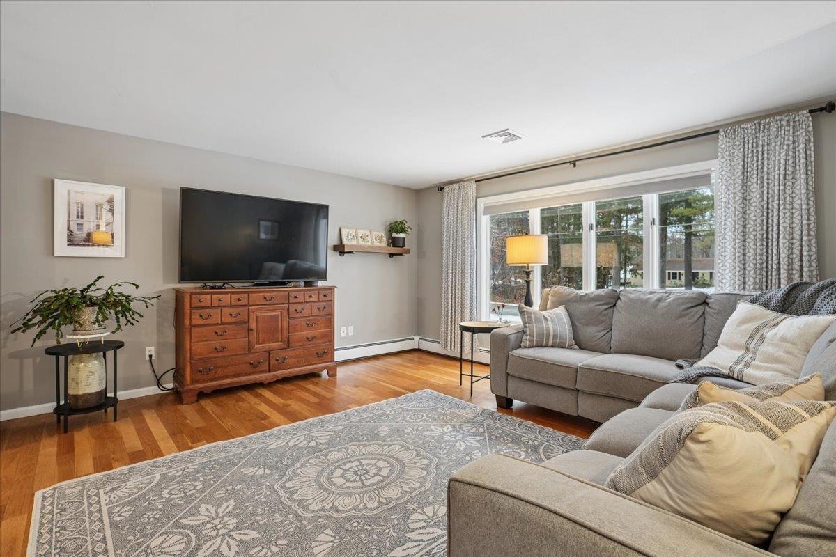 12 Old Gordon Rd, Brentwood, NH 03833