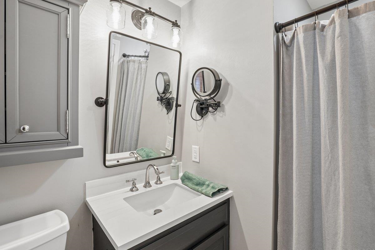 12 Old Gordon Rd, Brentwood, NH 03833