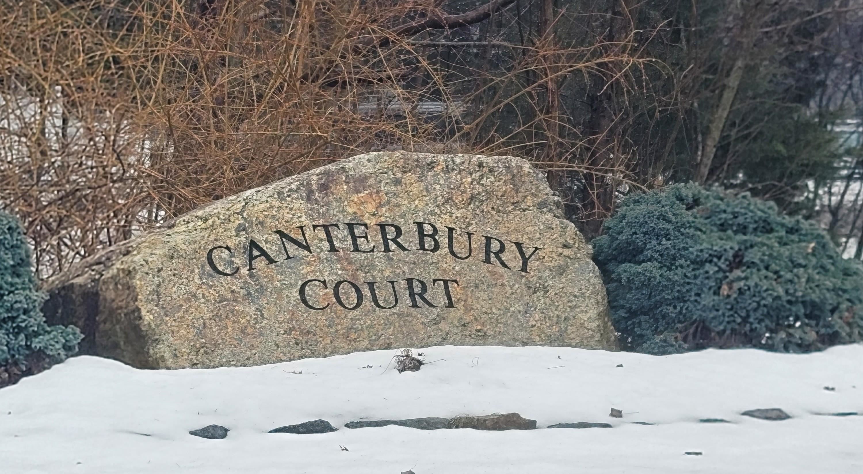 5 Canterbury Ct, Salem, NH 03079