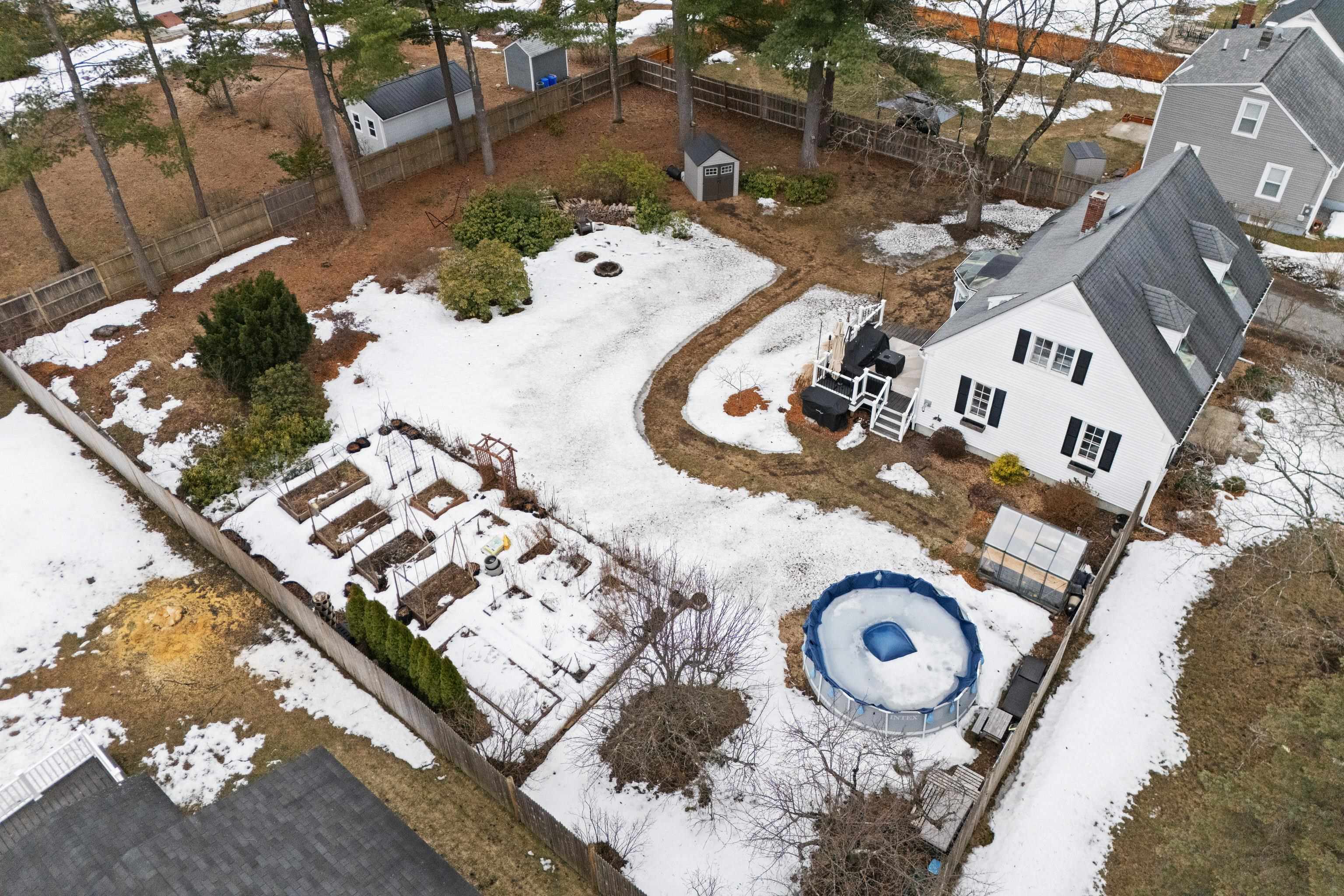 86 Lamprey St, Manchester, NH 03102