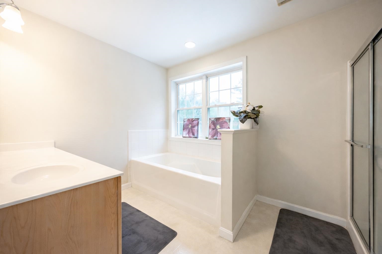 20 Madison Ln, Newmarket, NH 03857