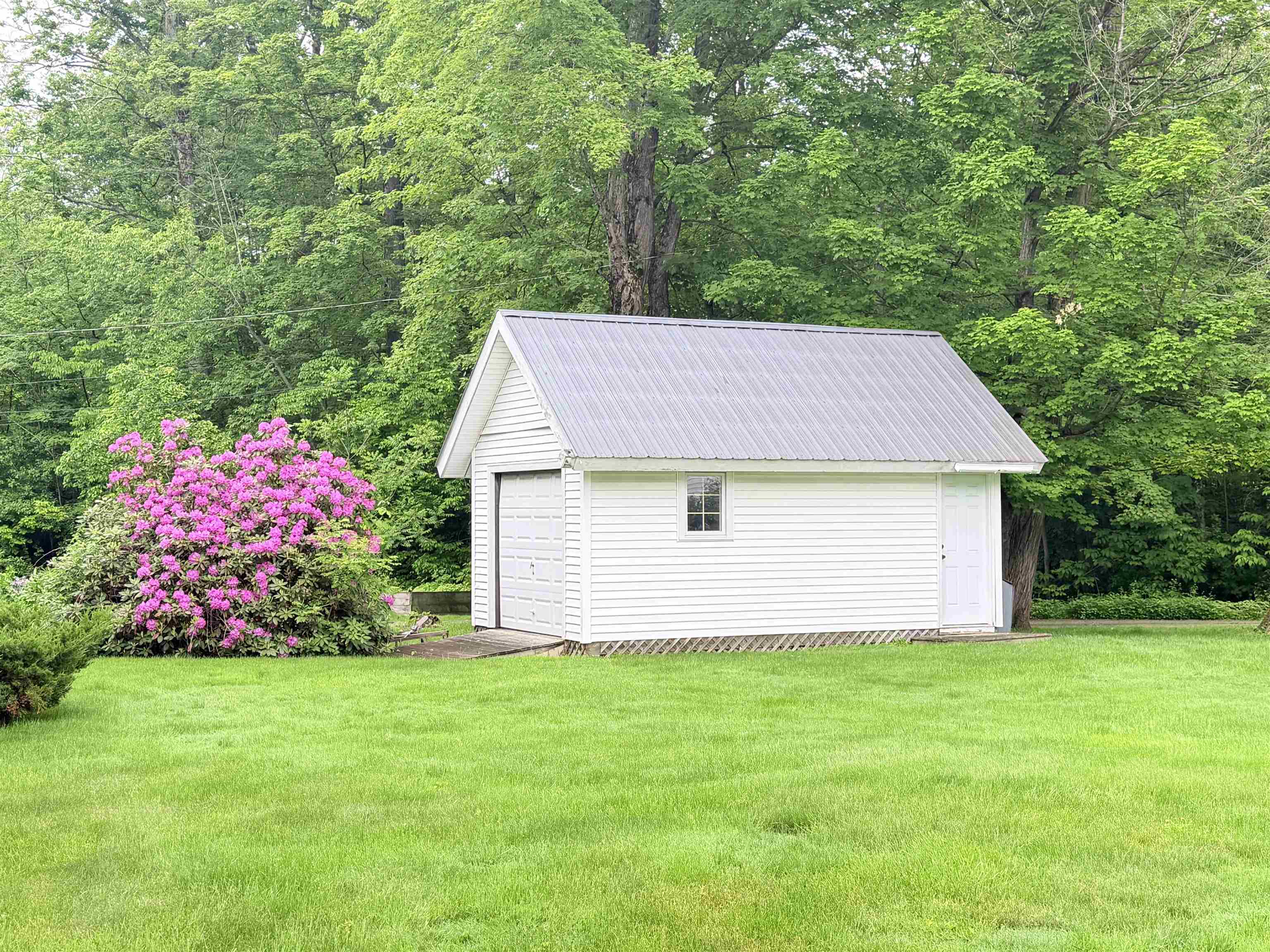 Usable shed 25414291