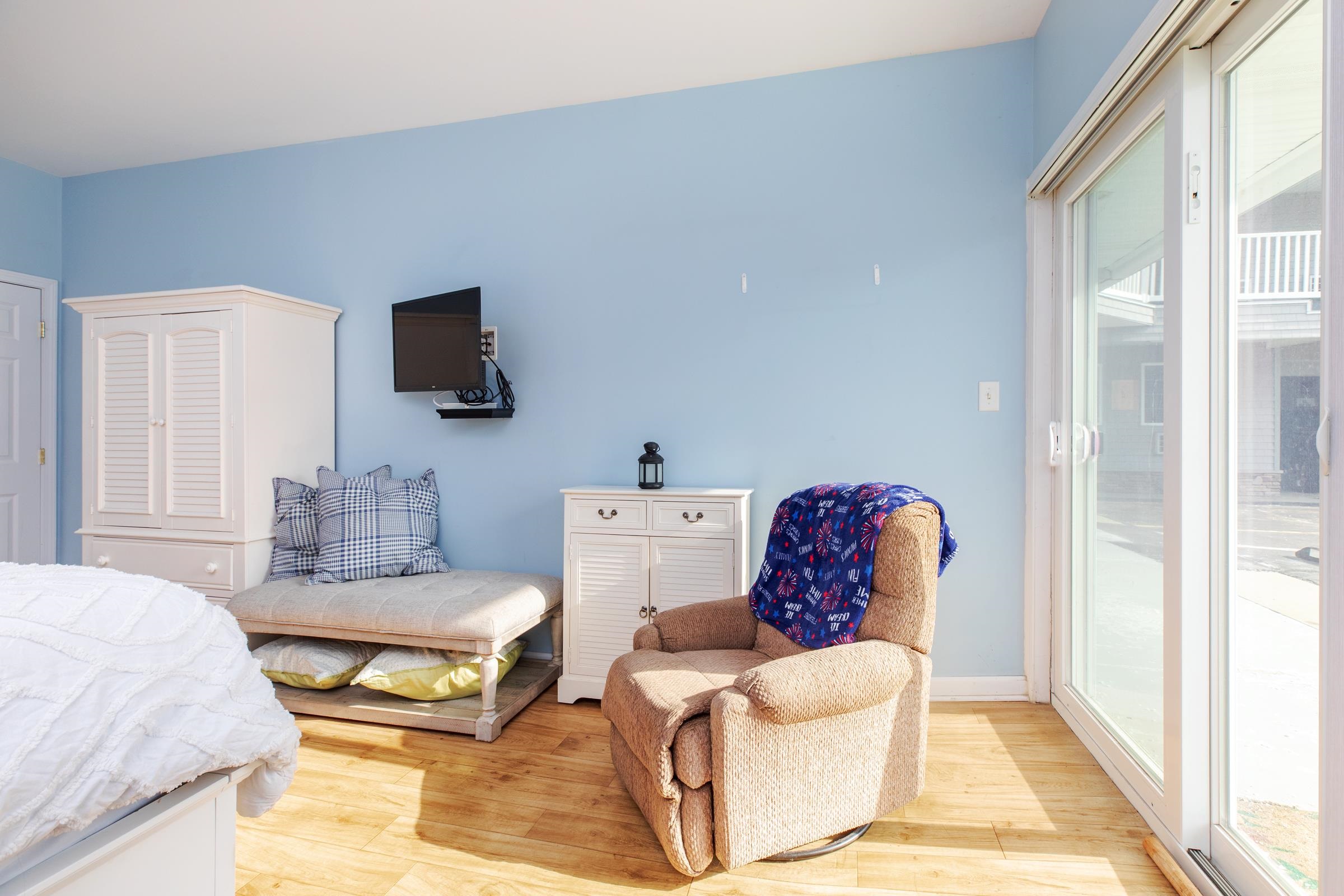 6 Ashworth Ave, Hampton, NH 03842