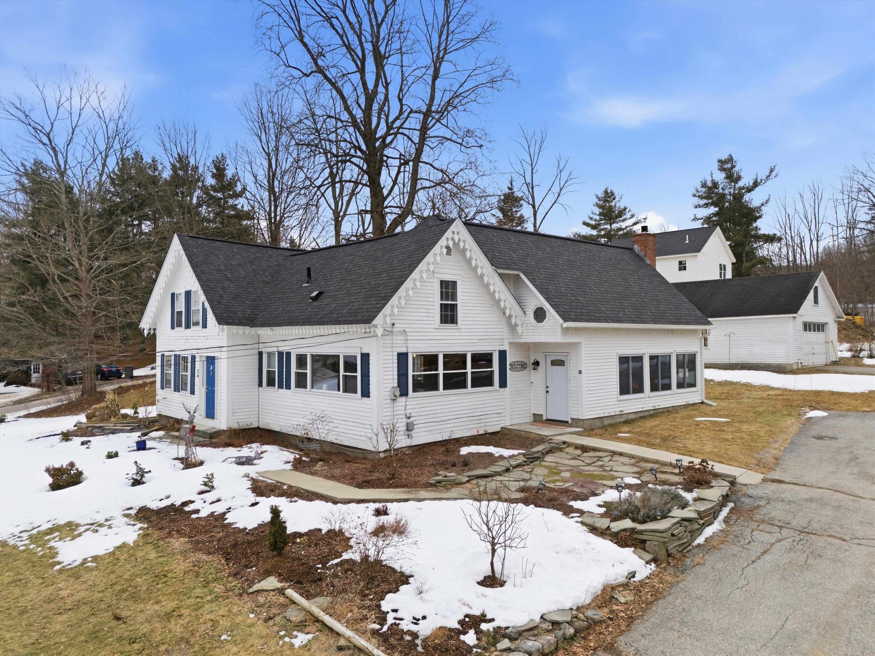 36 River St, Greenville, NH 03048