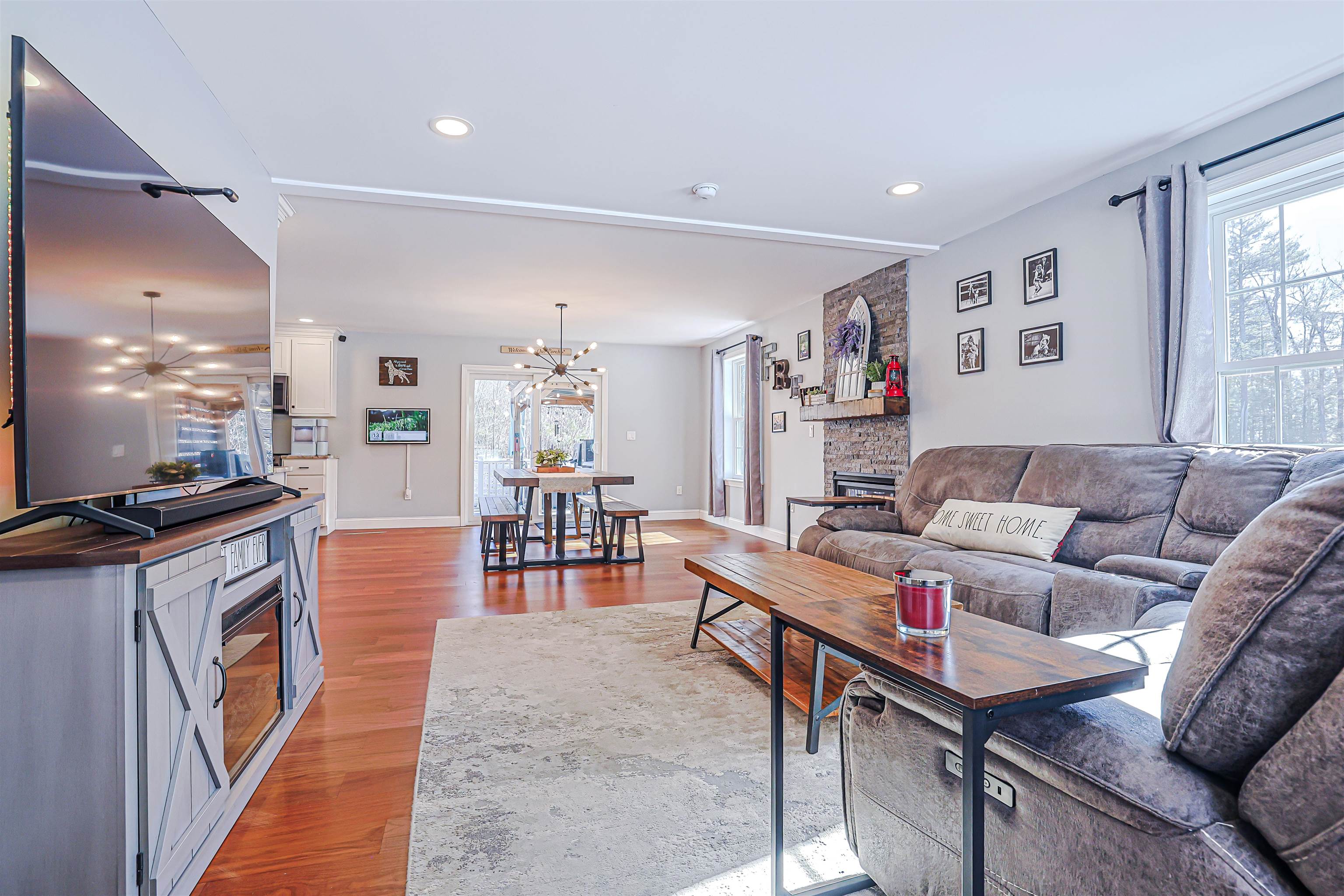 8 Poor Farm Rd, Brookline, NH 03033