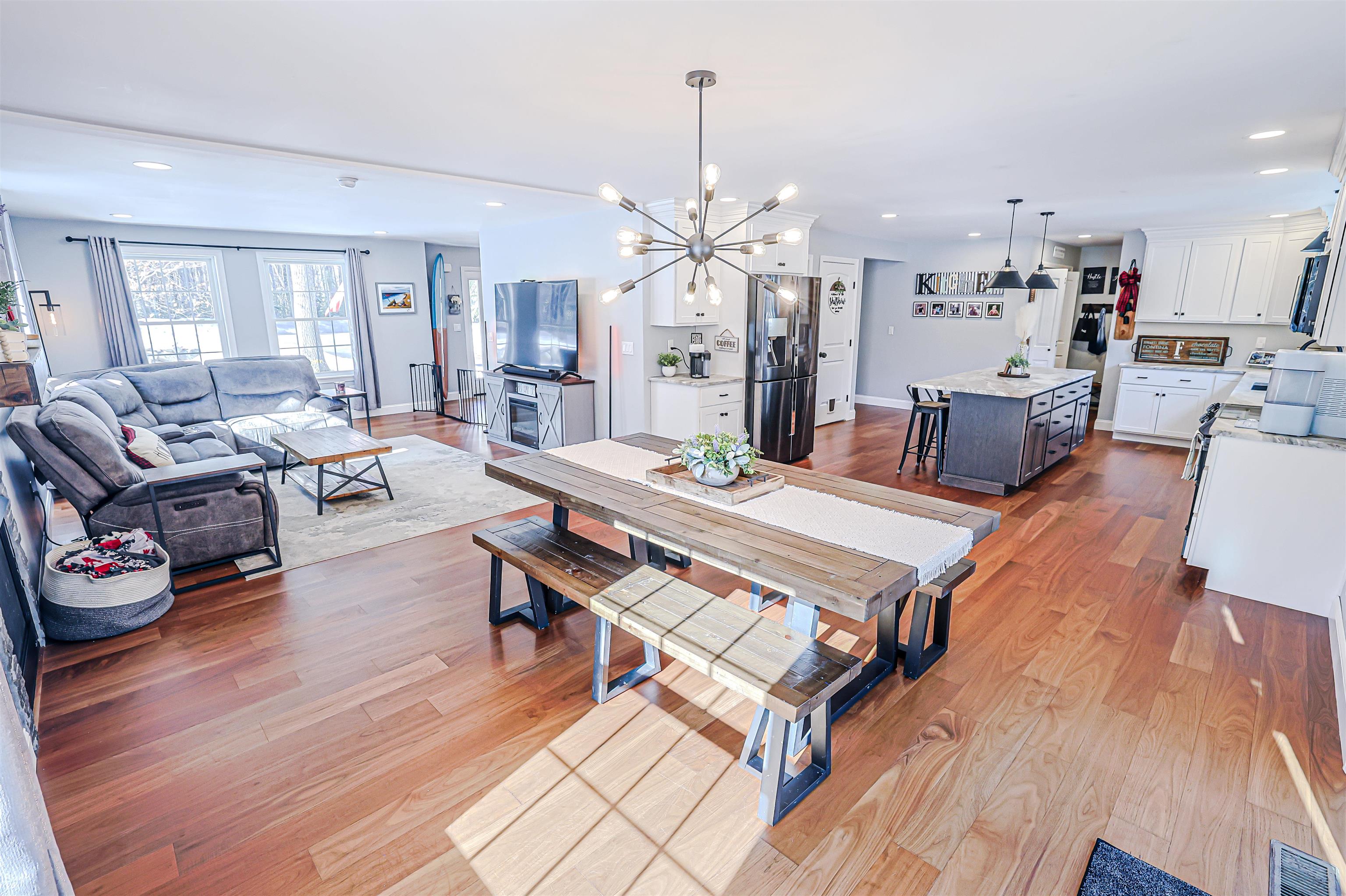 8 Poor Farm Rd, Brookline, NH 03033