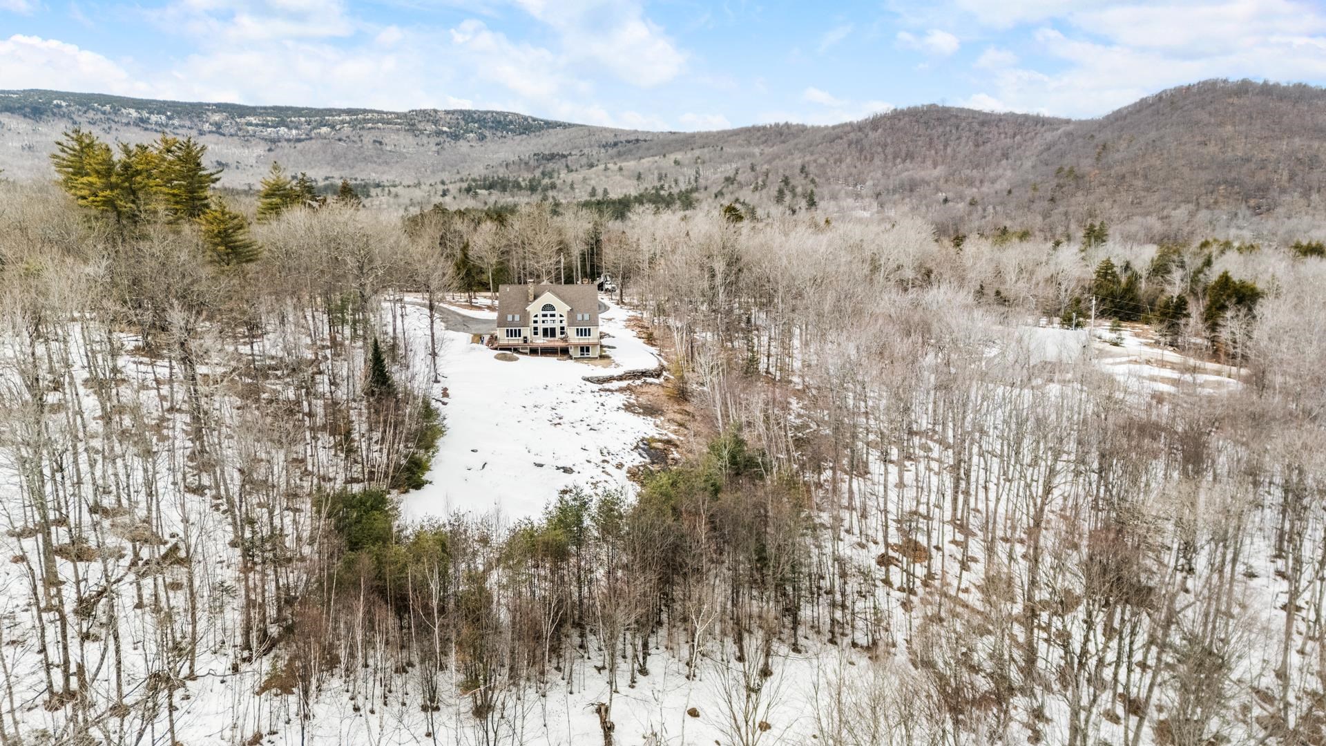 Homes for sale in Grantham, NH | 155 Top Of The World Rd, Grantham, NH 03753 | MLS# 5079621