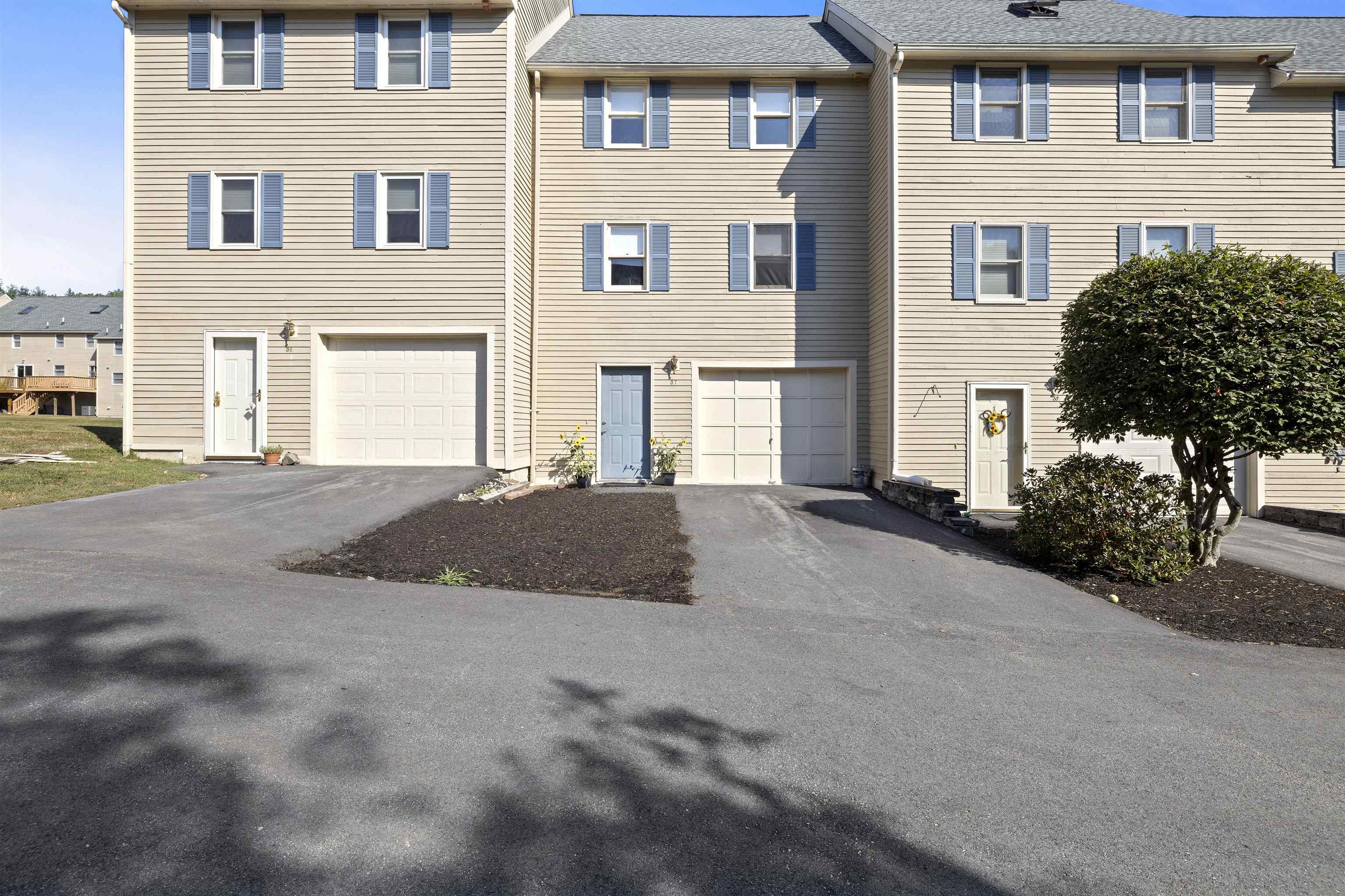 37 Fords Landing Dr, Dover, NH 03820