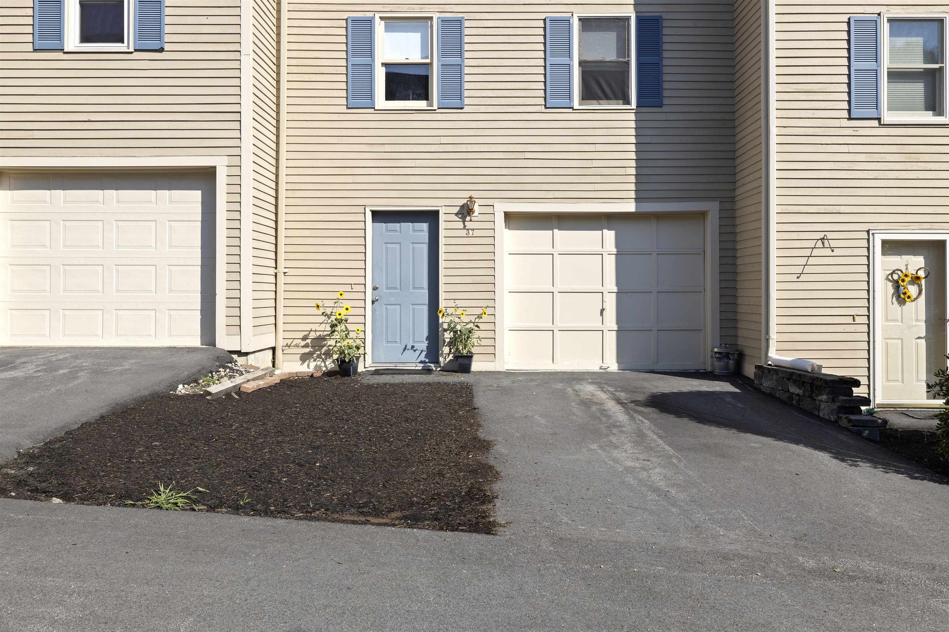 37 Fords Landing Dr, Dover, NH 03820