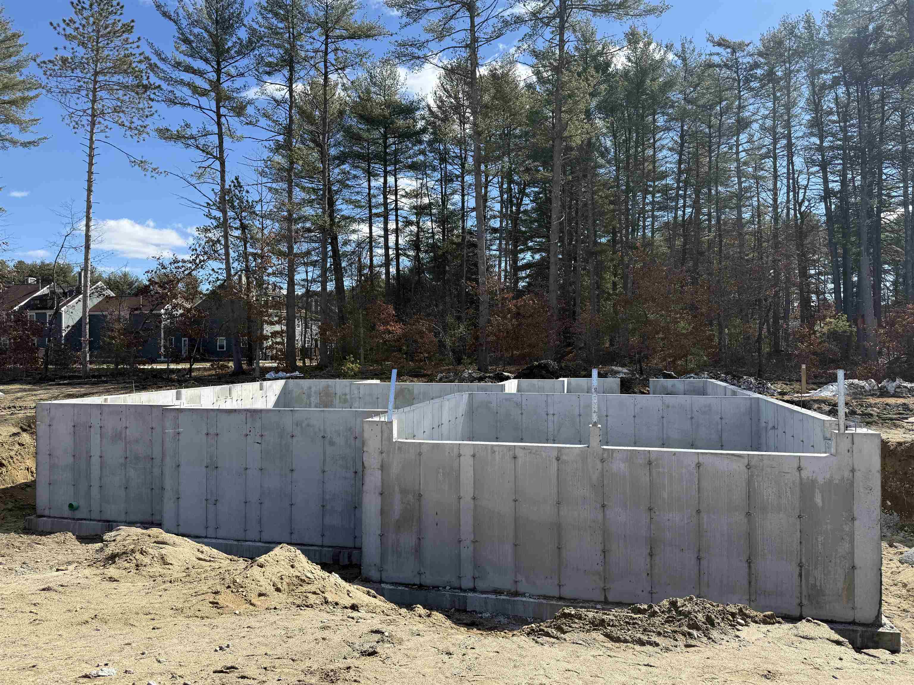 15 Wilderness Dr, Nashua, NH 03062