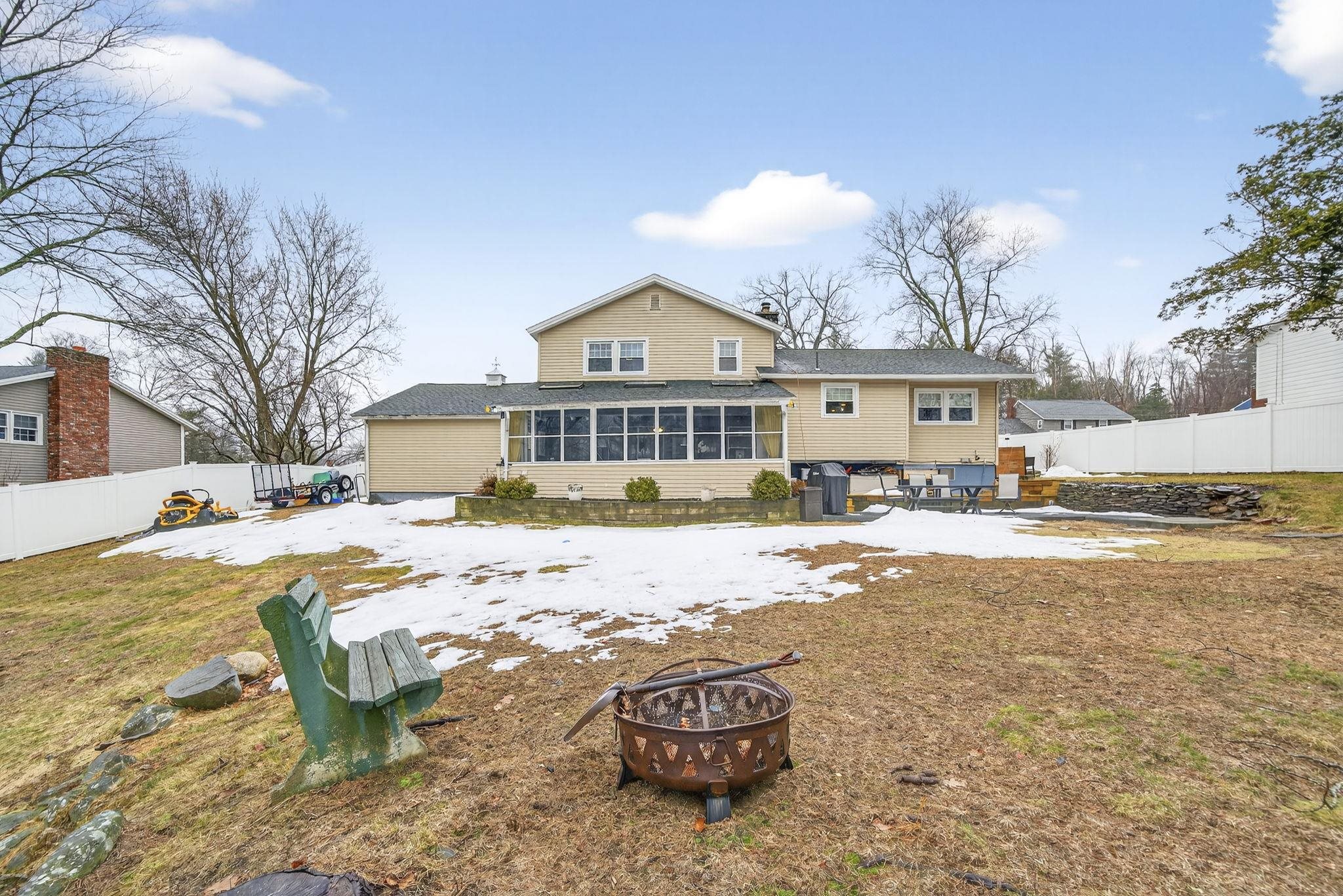 42 Marianna Rd, Salem, NH 03079