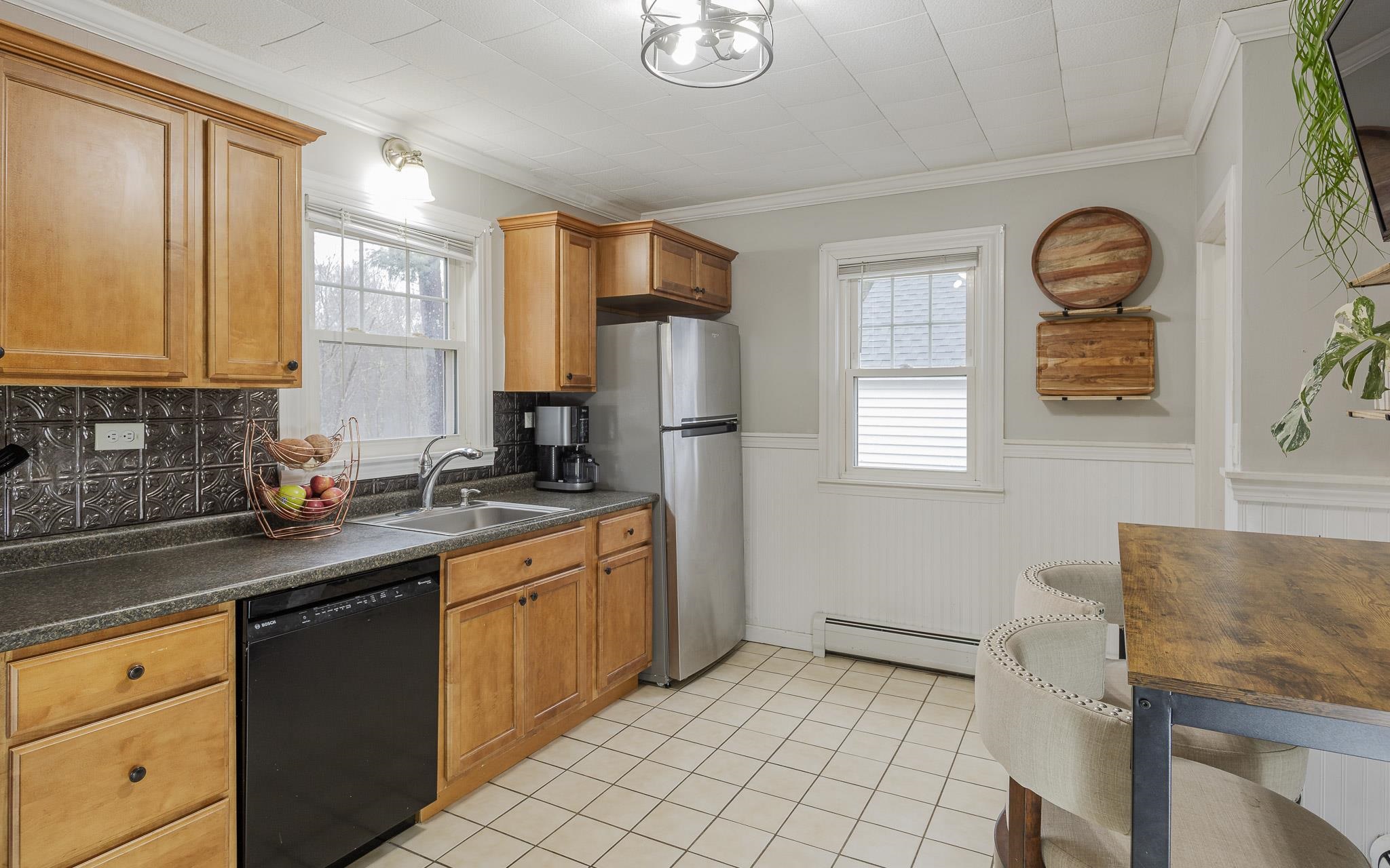 646 Court St, Keene, NH 03431