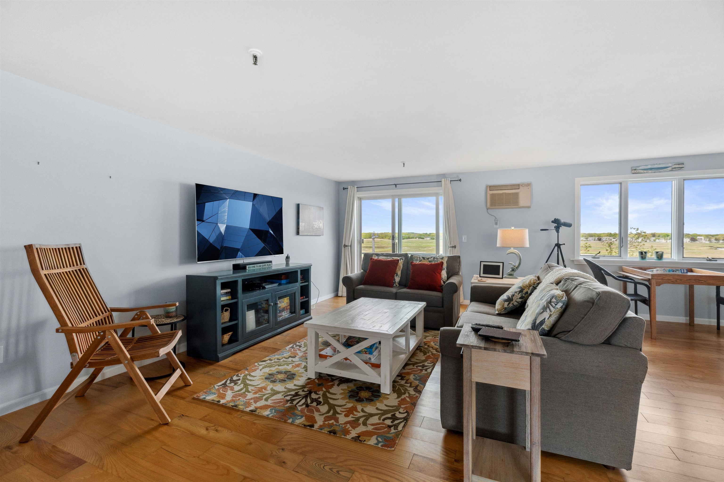 407 Ocean Blvd, Hampton, NH 03842