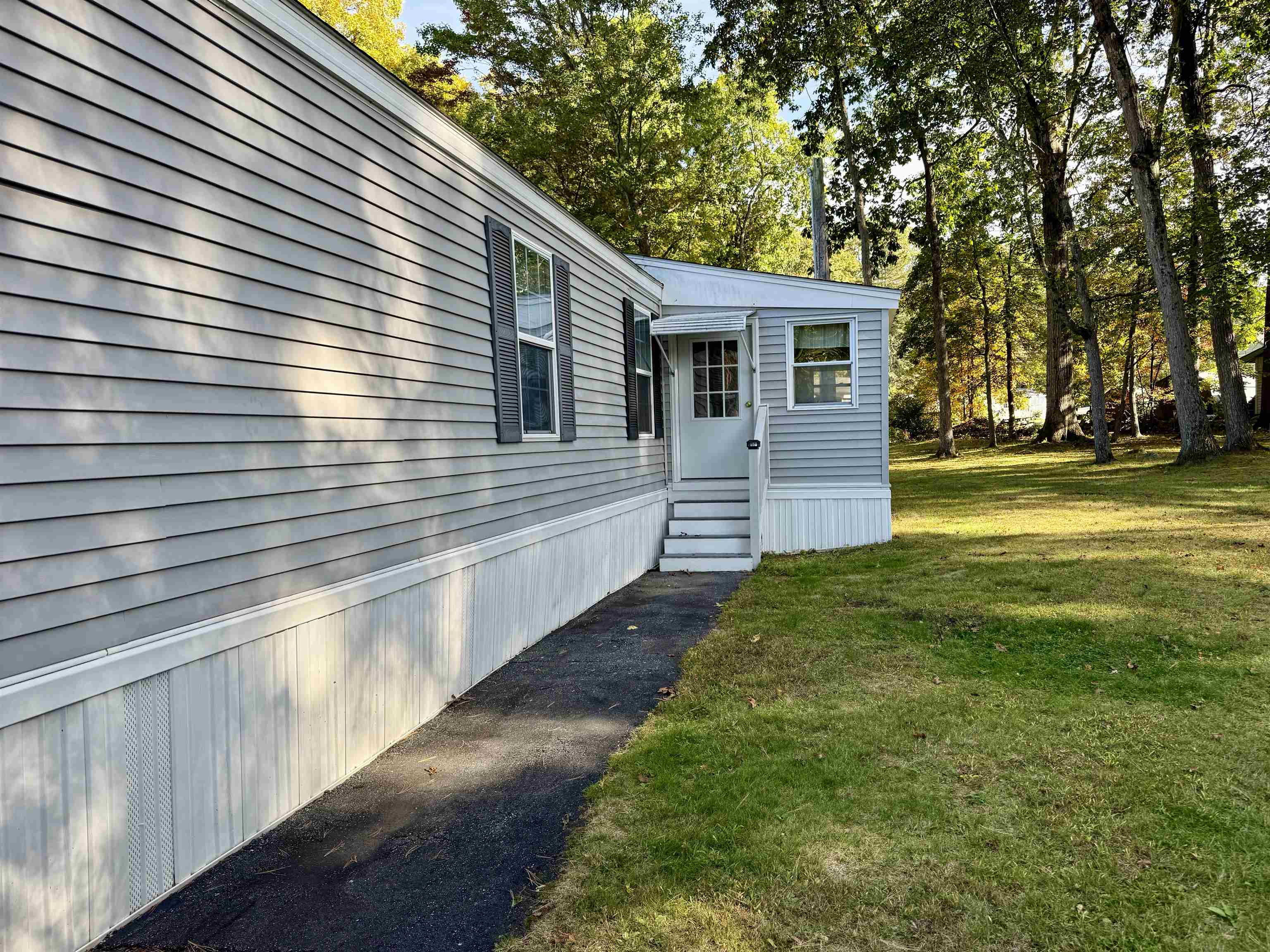 56 Nelson St, Salem, NH 03079