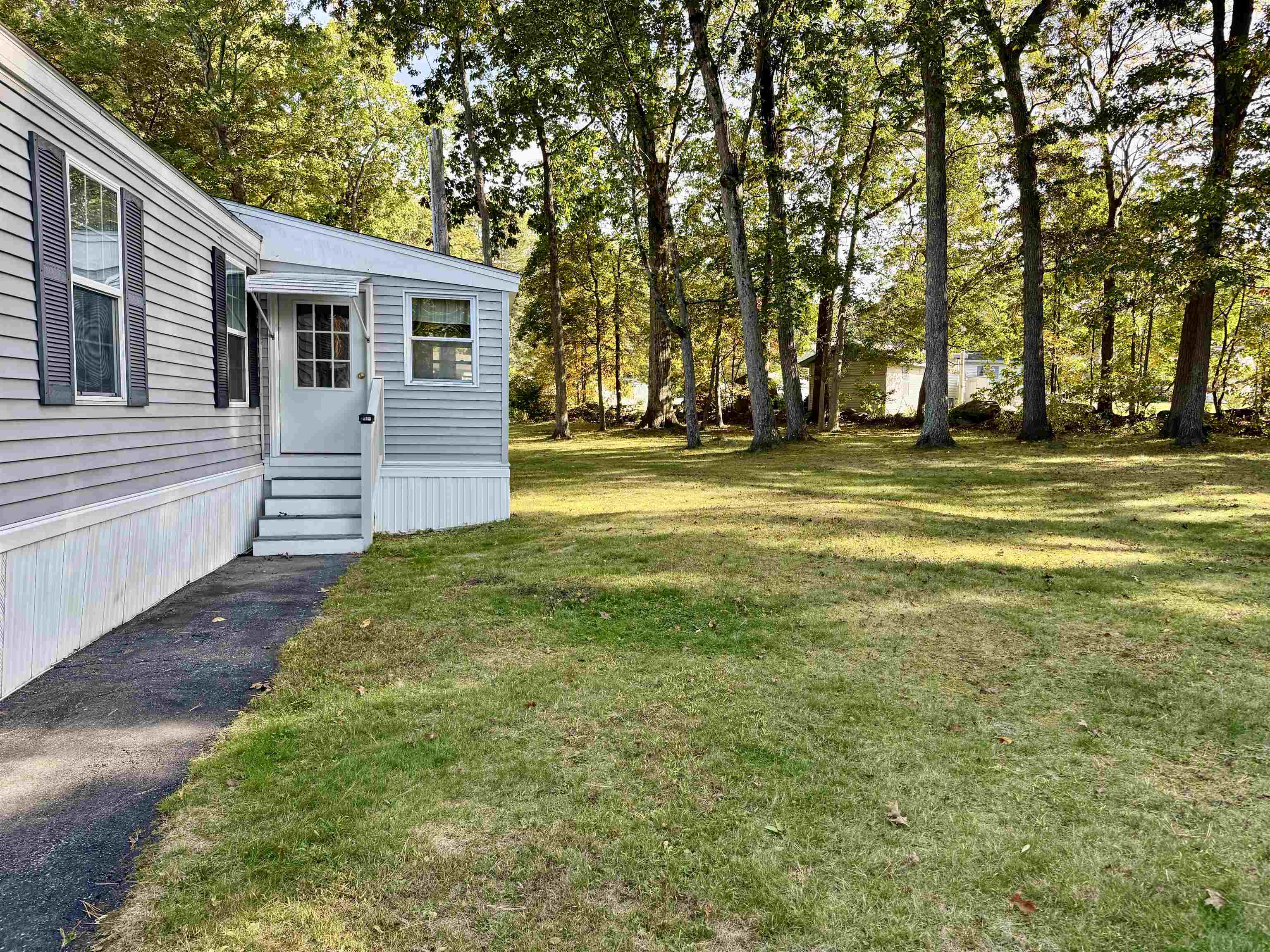 56 Nelson St, Salem, NH 03079