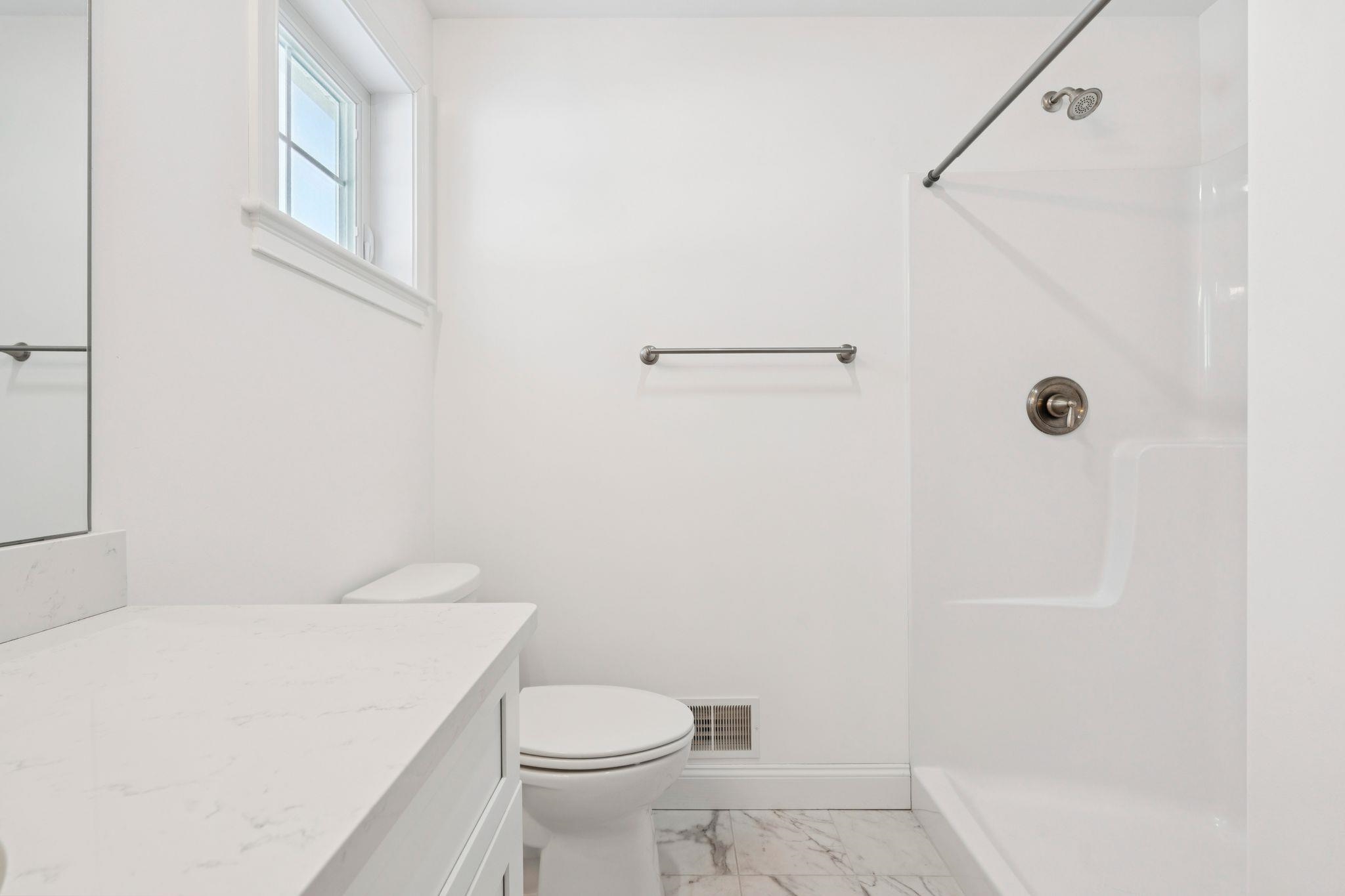 58 Three Ponds Dr, Brentwood, NH 03833