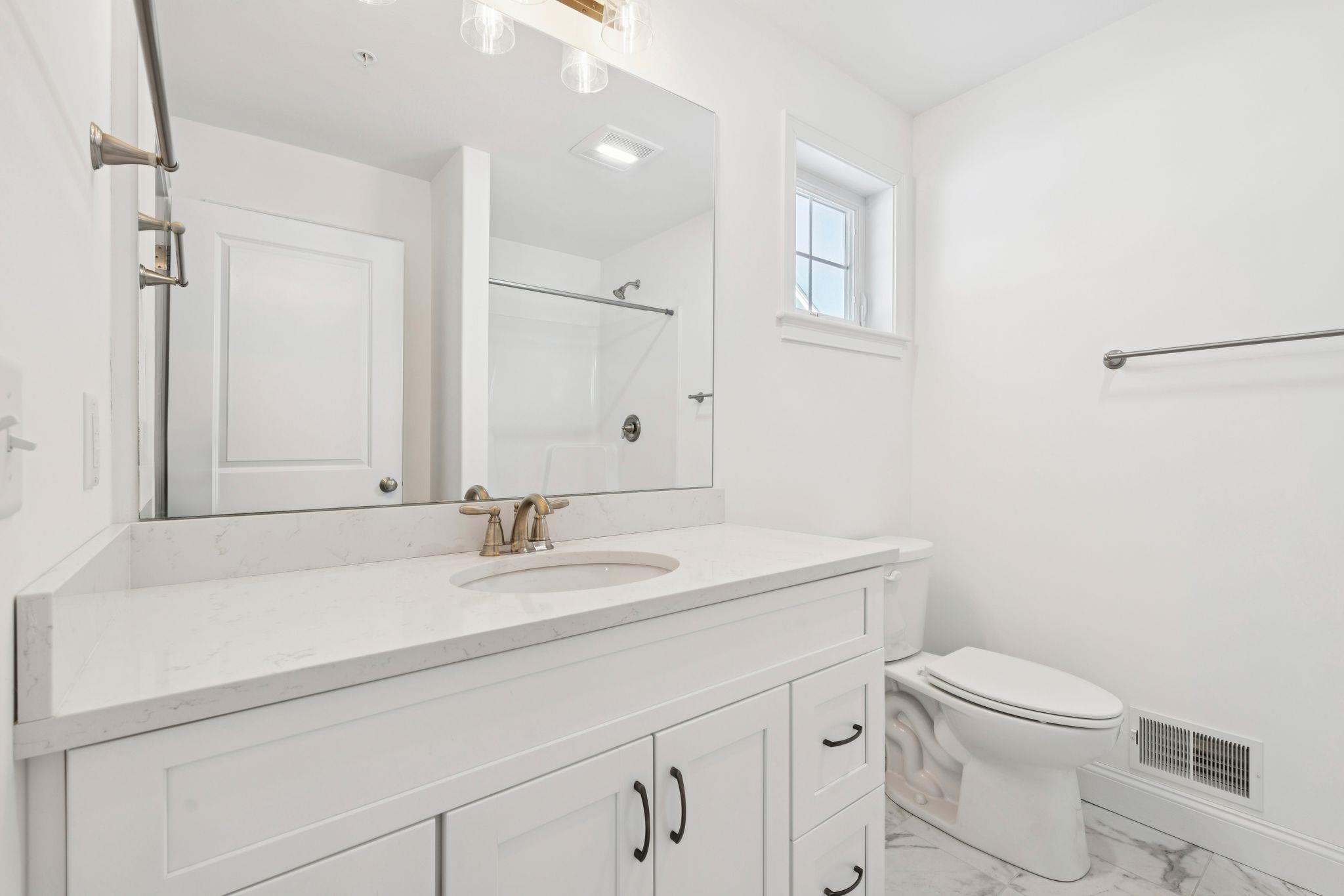 58 Three Ponds Dr, Brentwood, NH 03833