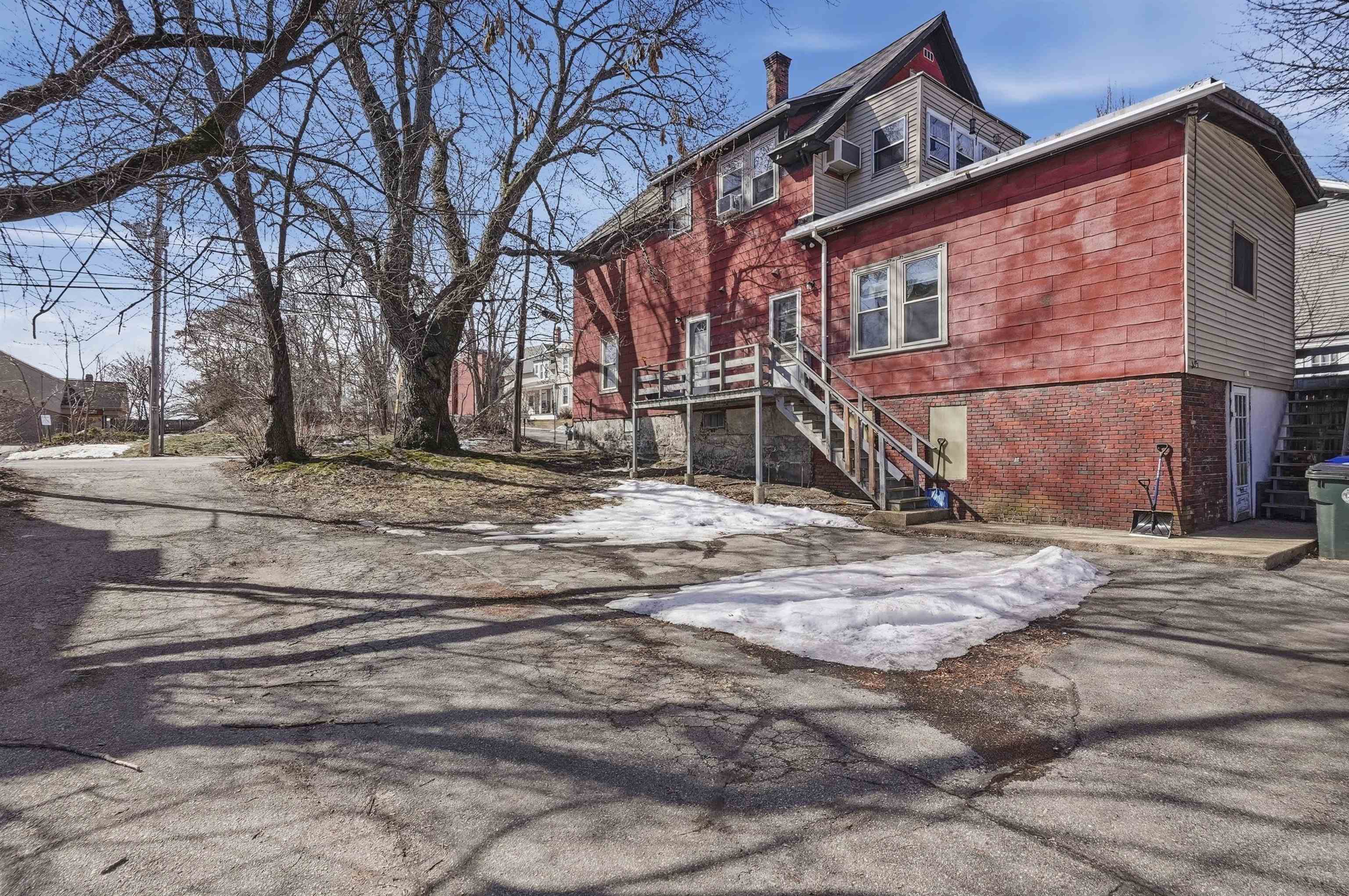 41 Varney St, Manchester, NH 03103