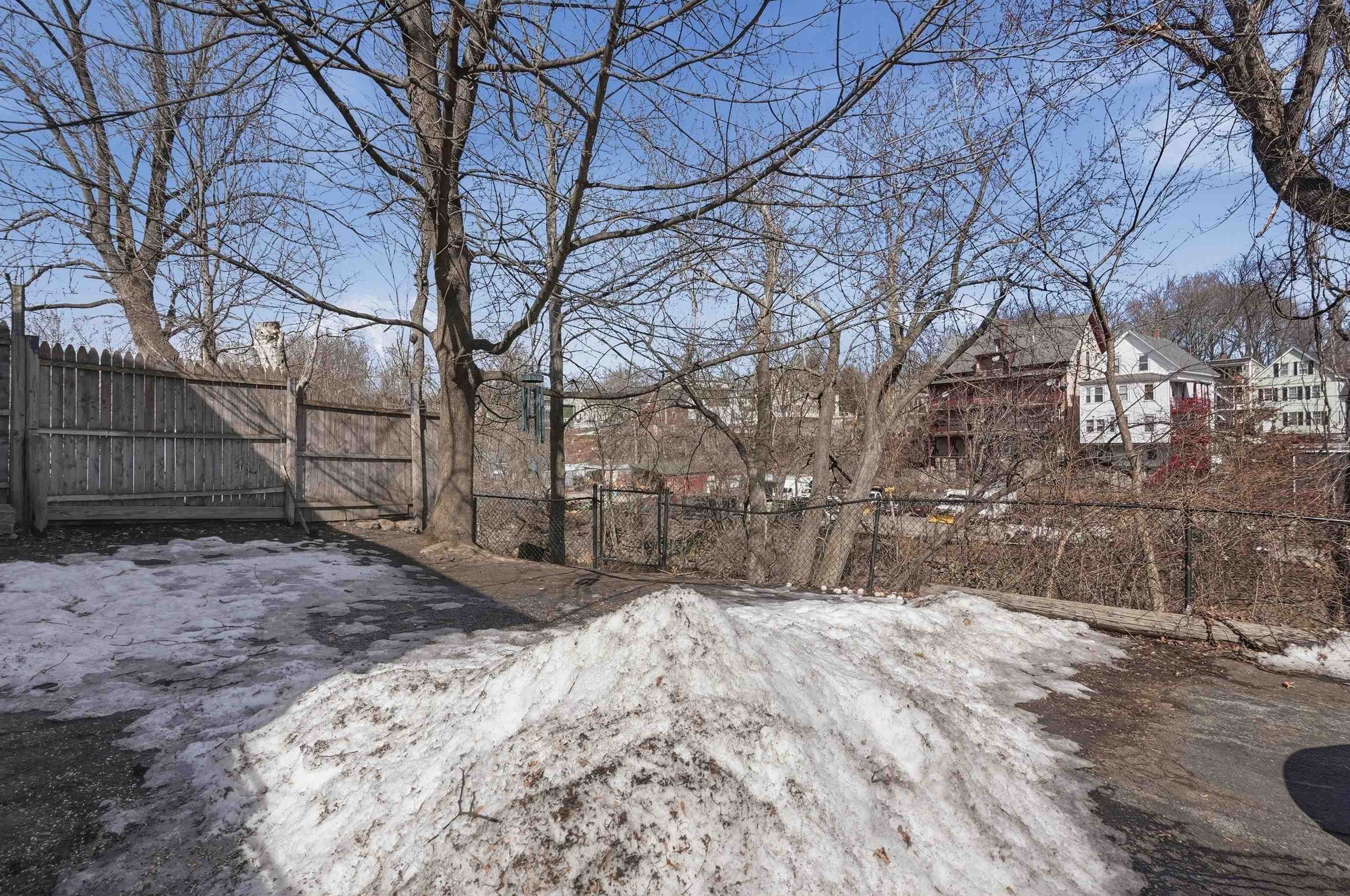 41 Varney St, Manchester, NH 03103